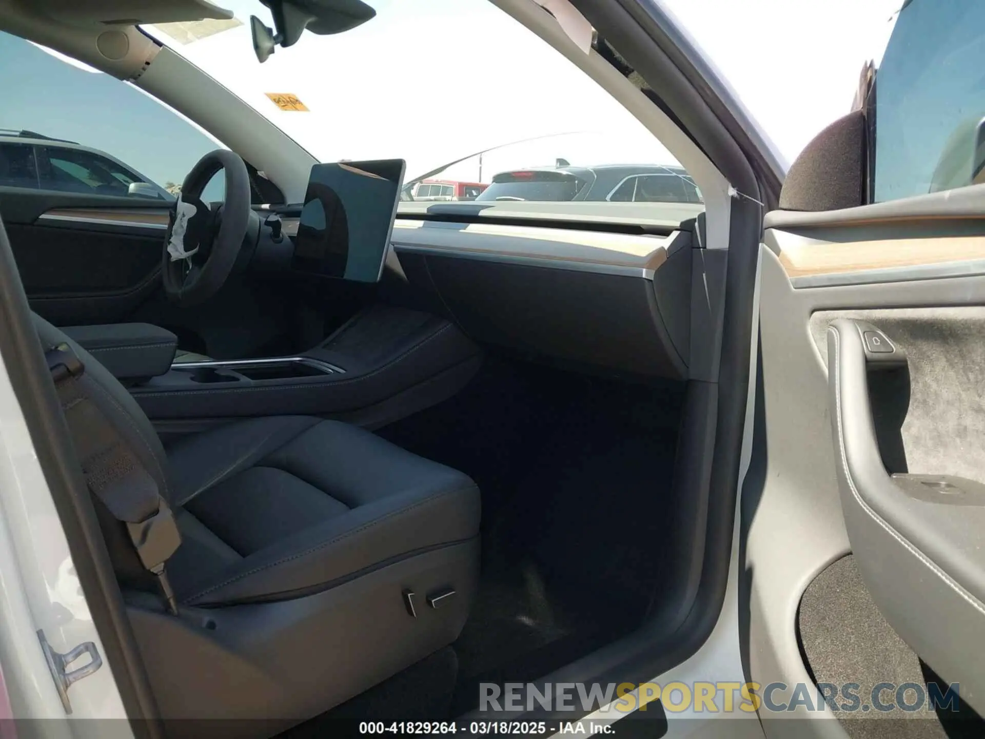 5 Photograph of a damaged car 7SAYGDEE4PA136413 TESLA MODEL Y 2023