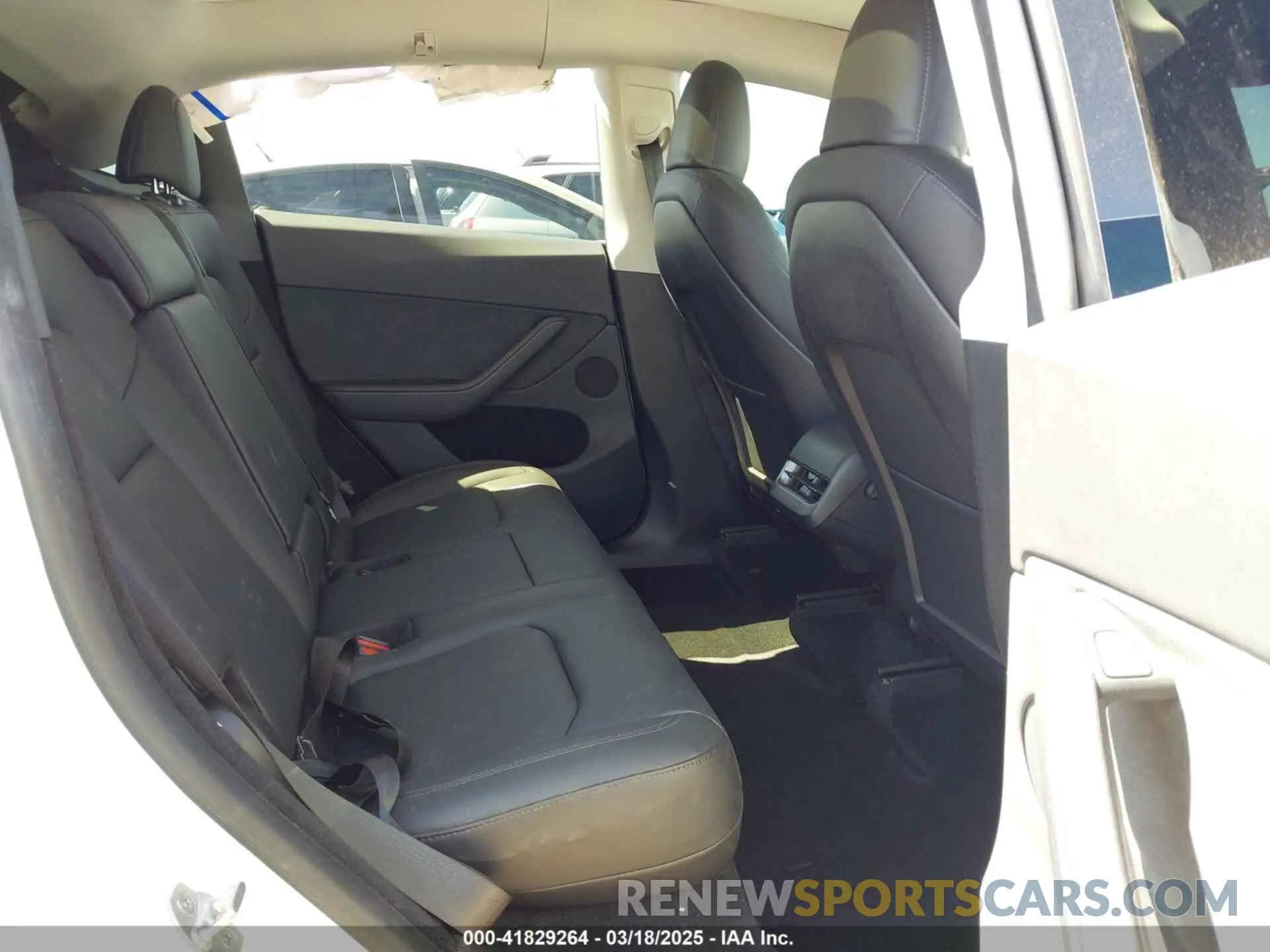 8 Photograph of a damaged car 7SAYGDEE4PA136413 TESLA MODEL Y 2023