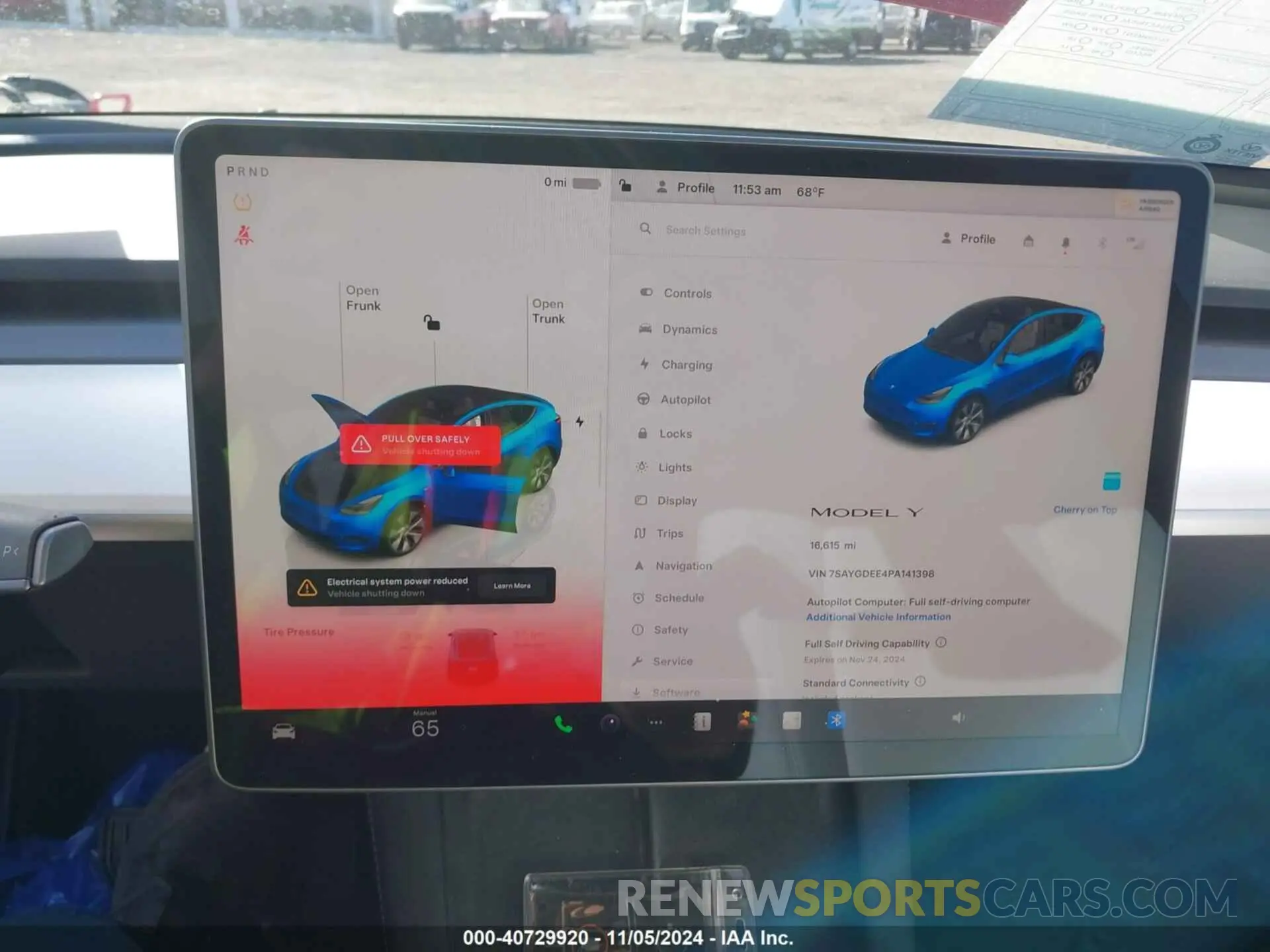 18 Photograph of a damaged car 7SAYGDEE4PA141398 TESLA MODEL Y 2023