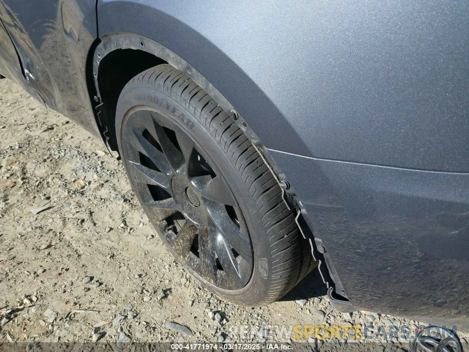 19 Photograph of a damaged car 7SAYGDEE4PA145922 TESLA MODEL Y 2023