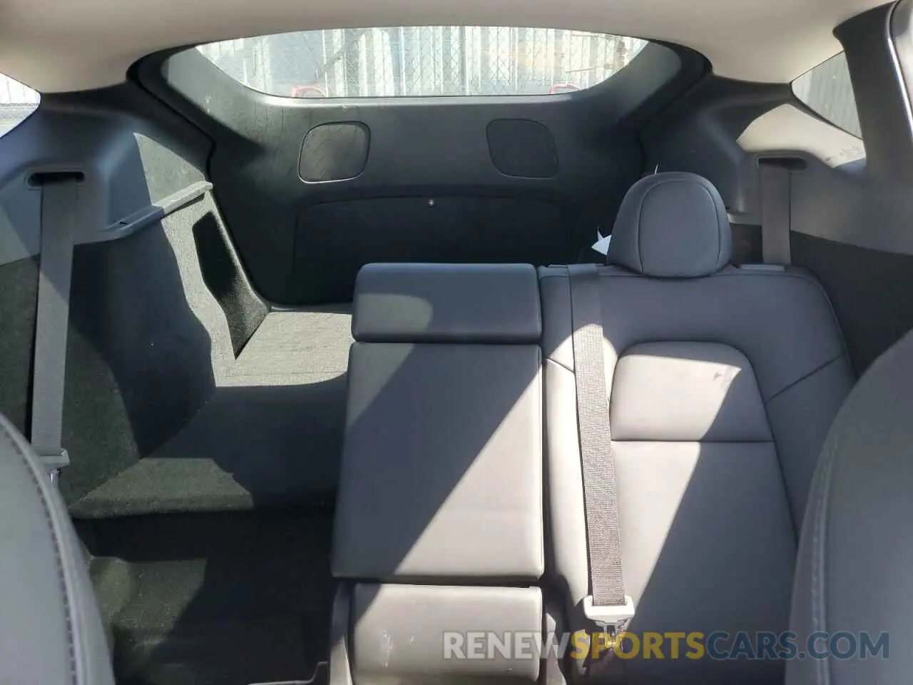 10 Photograph of a damaged car 7SAYGDEE4PA160369 TESLA MODEL Y 2023