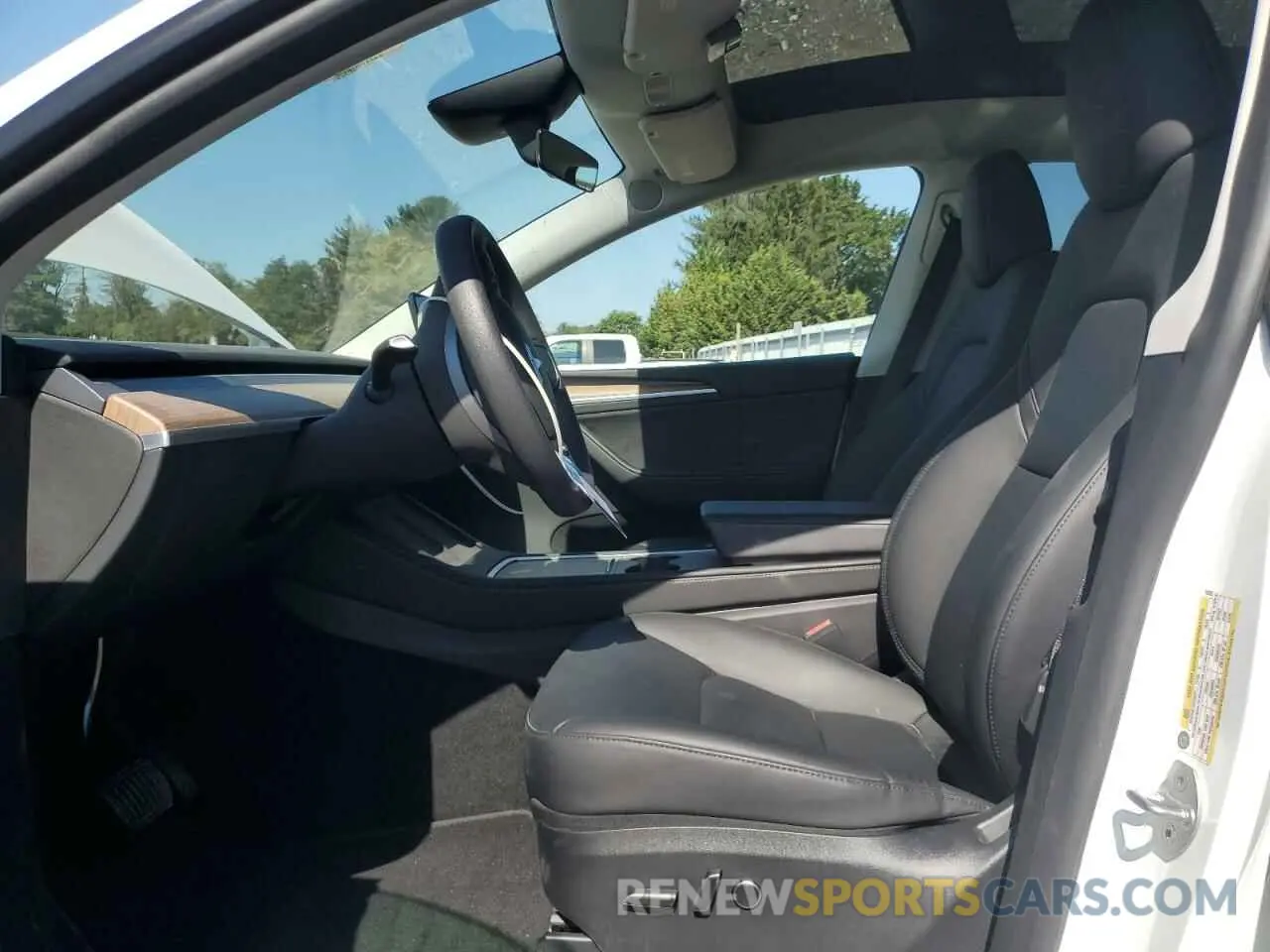 7 Photograph of a damaged car 7SAYGDEE4PA160369 TESLA MODEL Y 2023