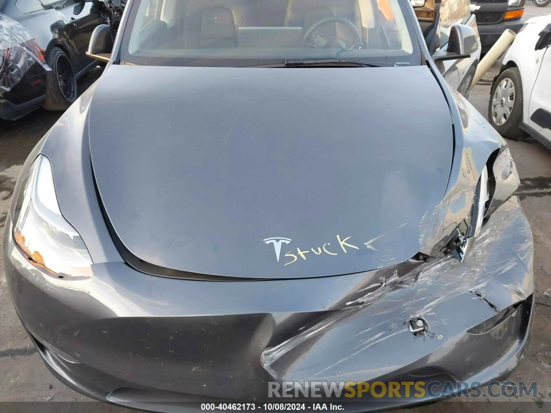 10 Photograph of a damaged car 7SAYGDEE4PA170738 TESLA MODEL Y 2023