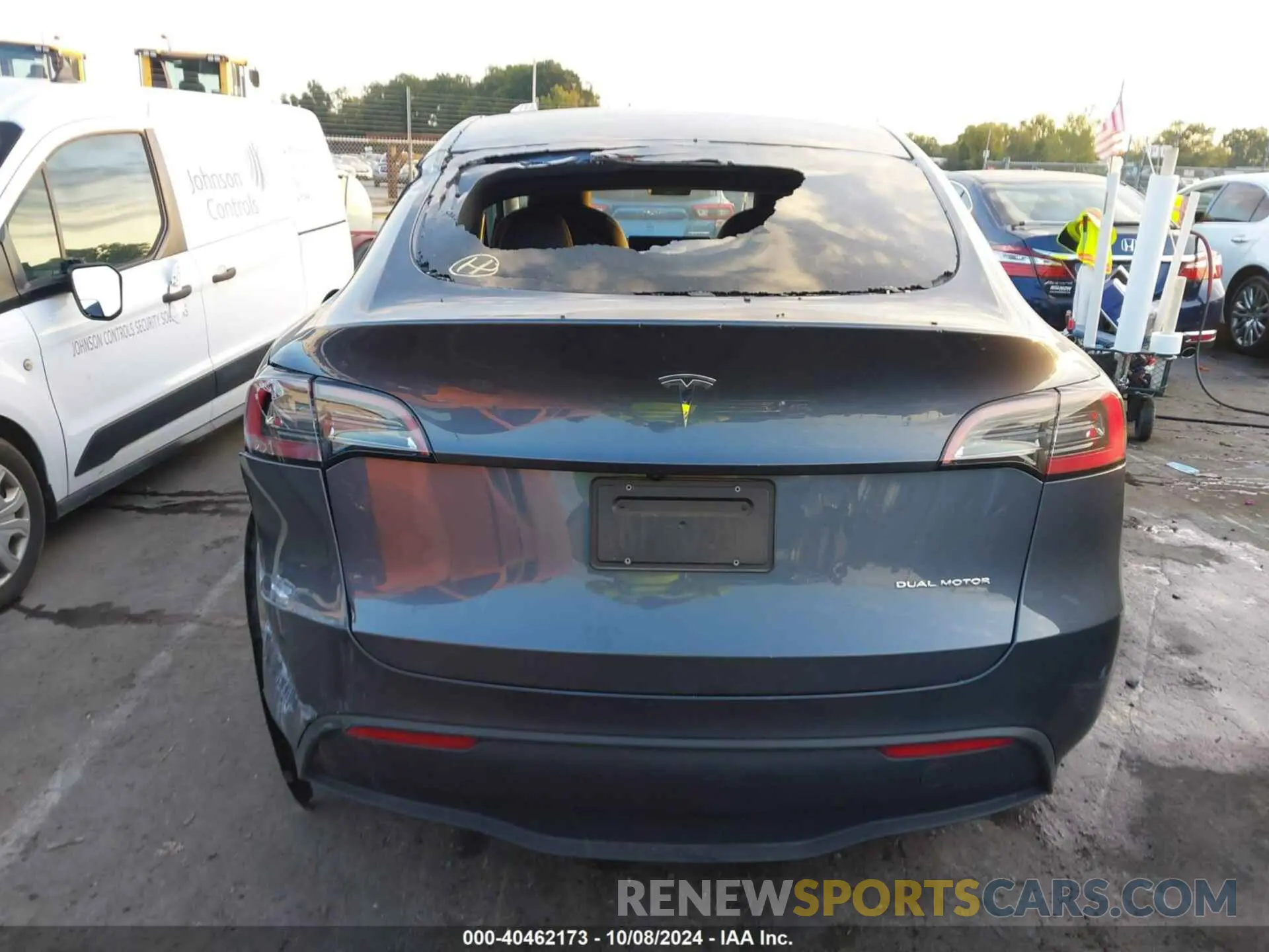 15 Photograph of a damaged car 7SAYGDEE4PA170738 TESLA MODEL Y 2023