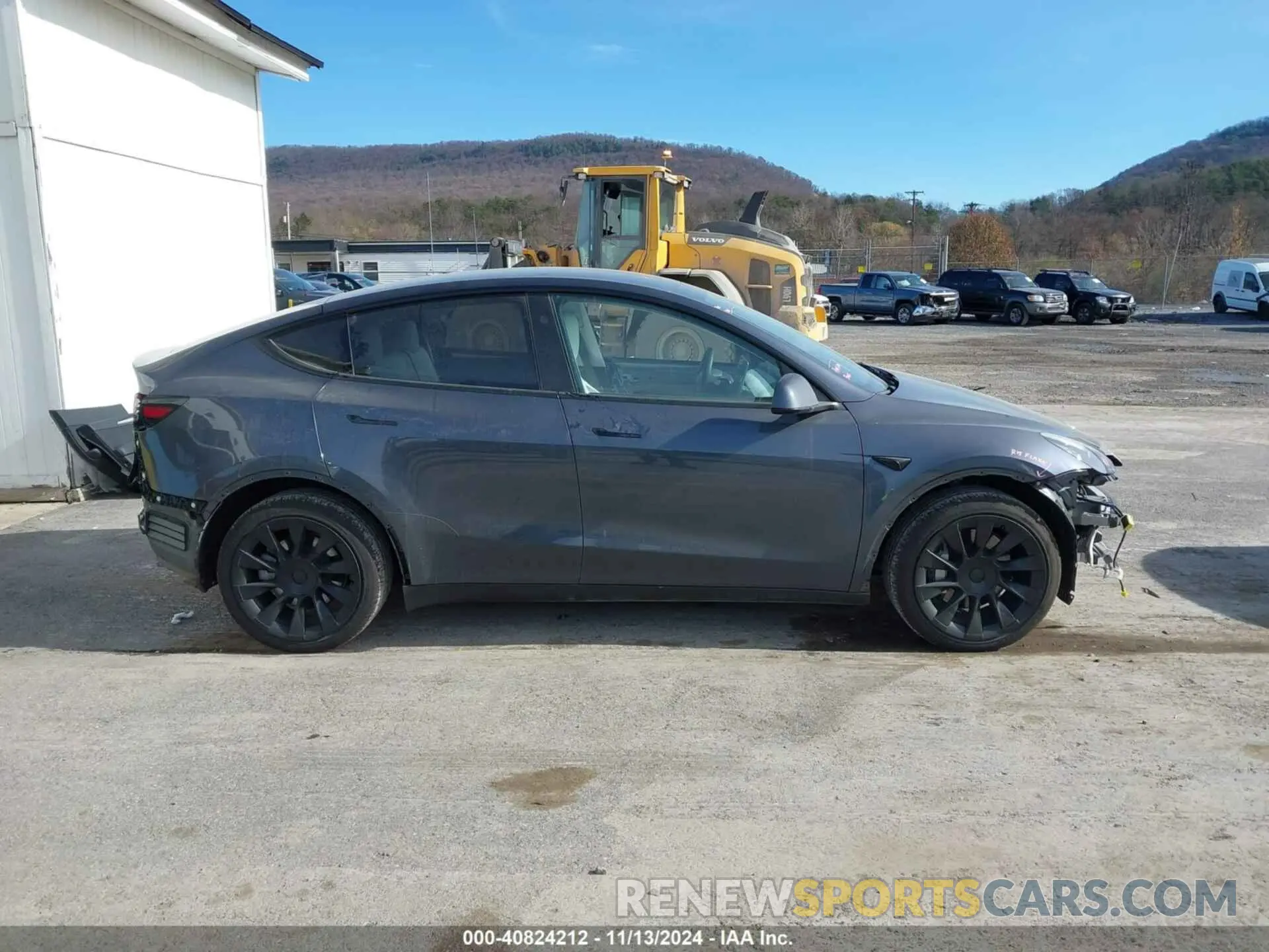 14 Photograph of a damaged car 7SAYGDEE4PA181190 TESLA MODEL Y 2023