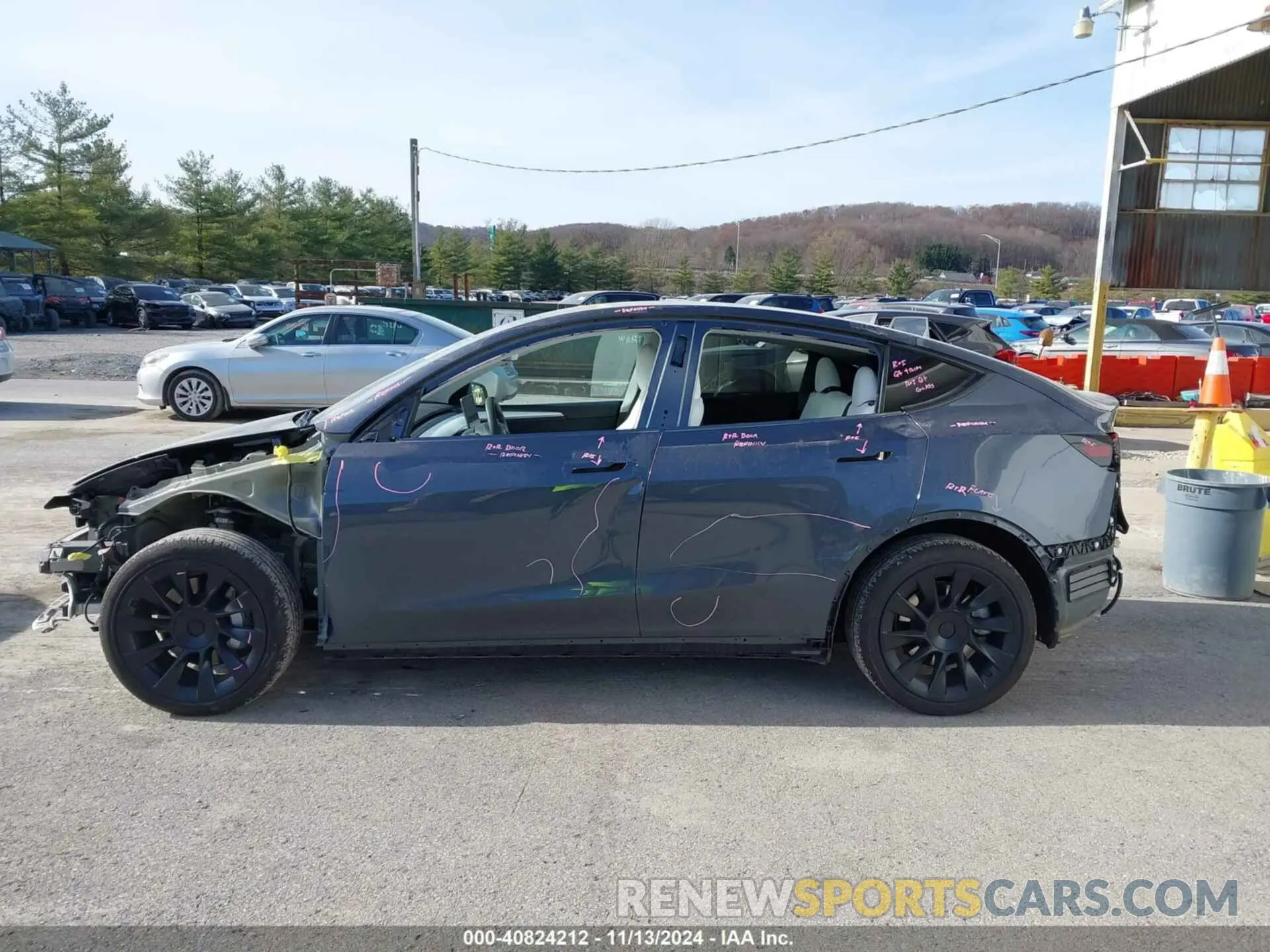 15 Photograph of a damaged car 7SAYGDEE4PA181190 TESLA MODEL Y 2023