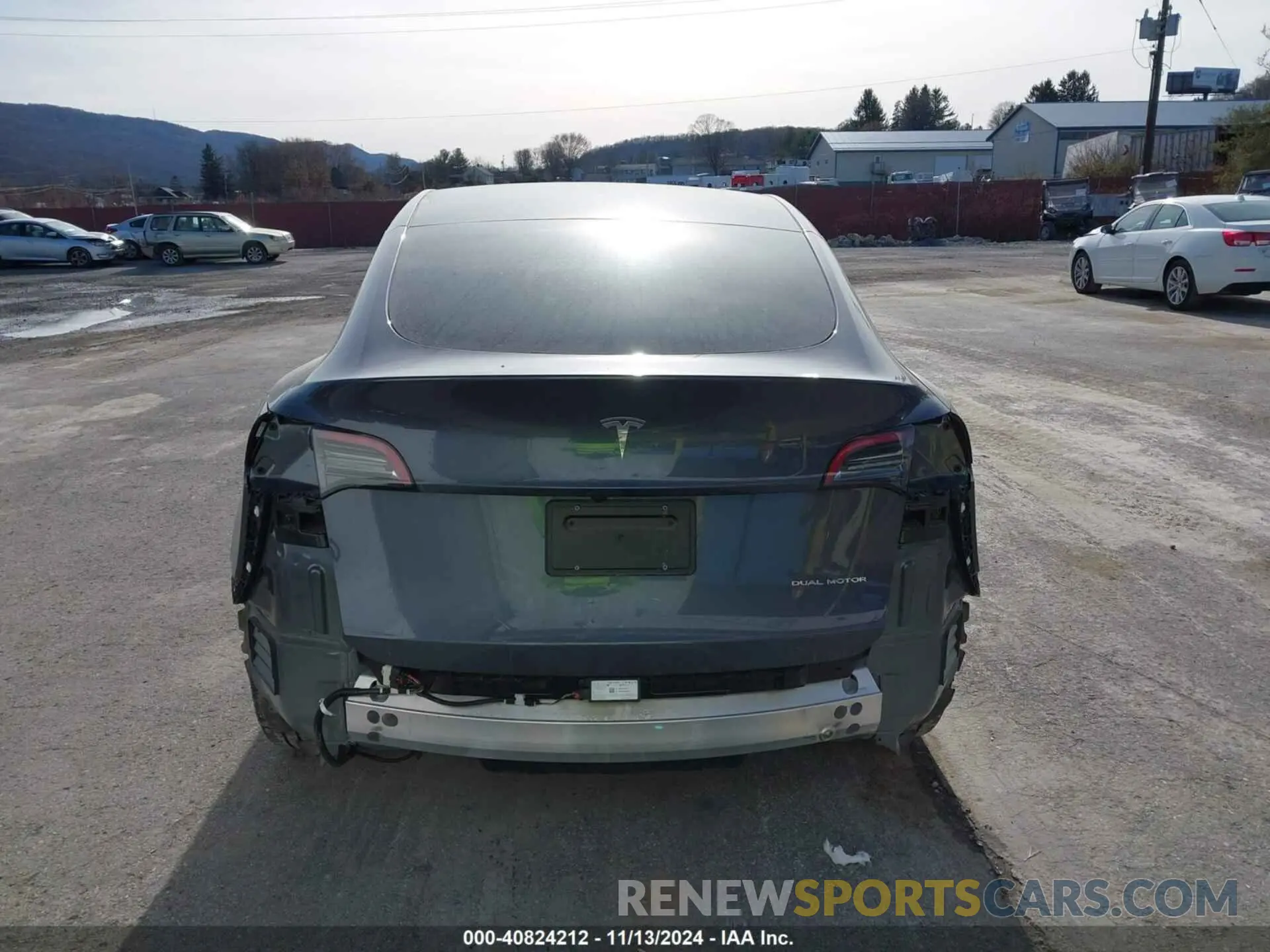 17 Photograph of a damaged car 7SAYGDEE4PA181190 TESLA MODEL Y 2023