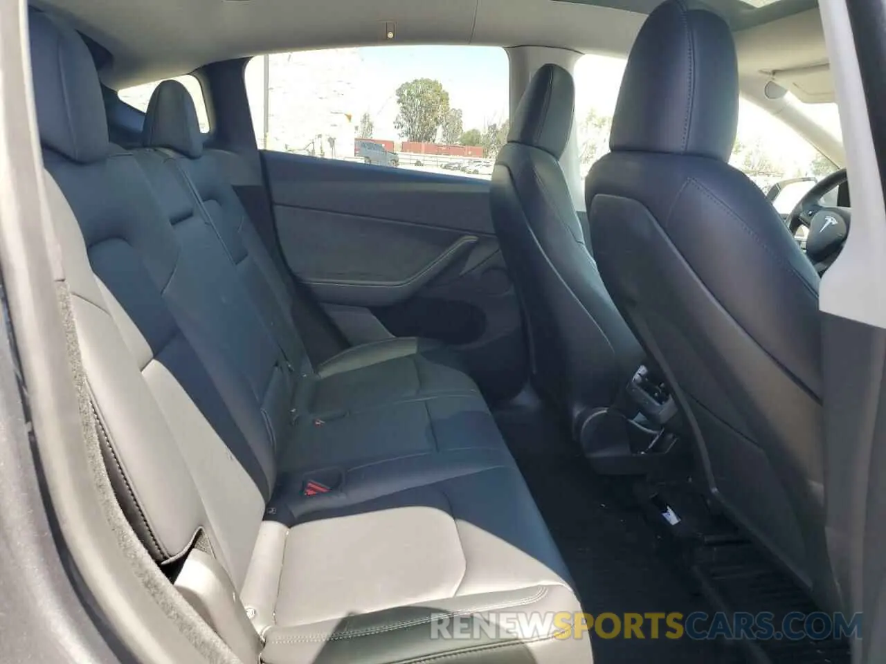 10 Photograph of a damaged car 7SAYGDEE4PA187636 TESLA MODEL Y 2023