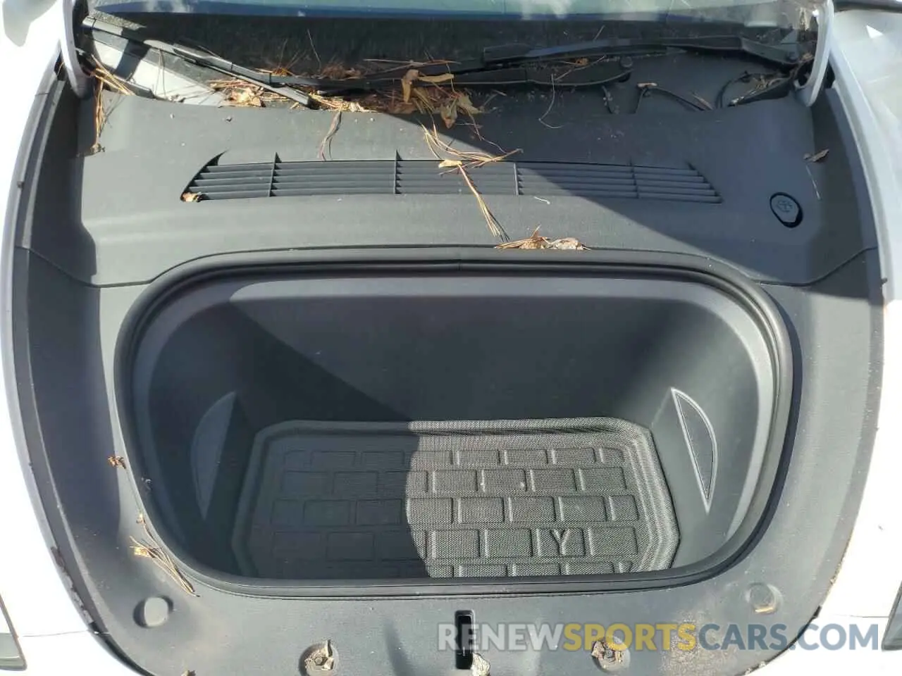 11 Photograph of a damaged car 7SAYGDEE4PA190147 TESLA MODEL Y 2023