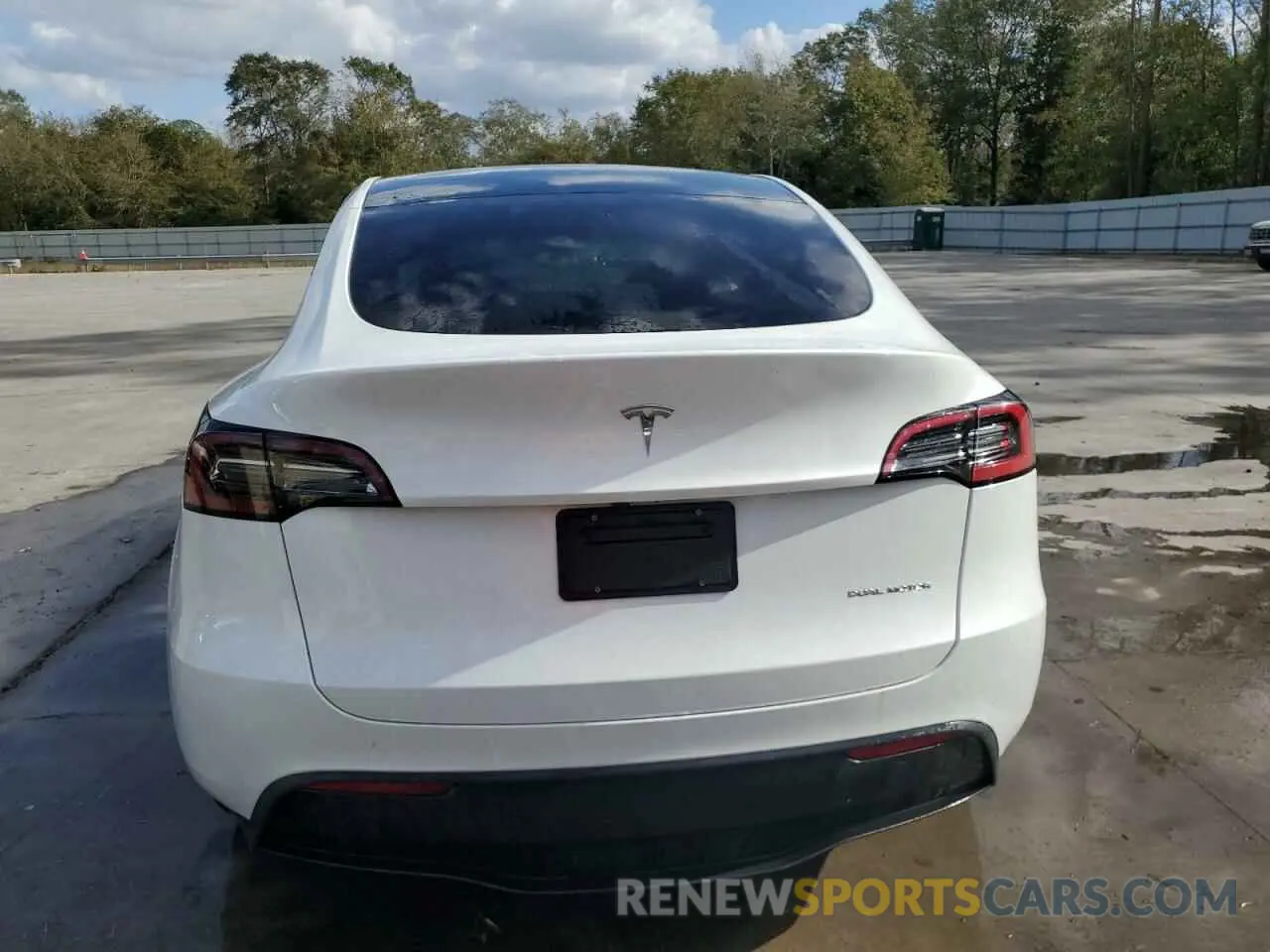 6 Photograph of a damaged car 7SAYGDEE4PA190147 TESLA MODEL Y 2023