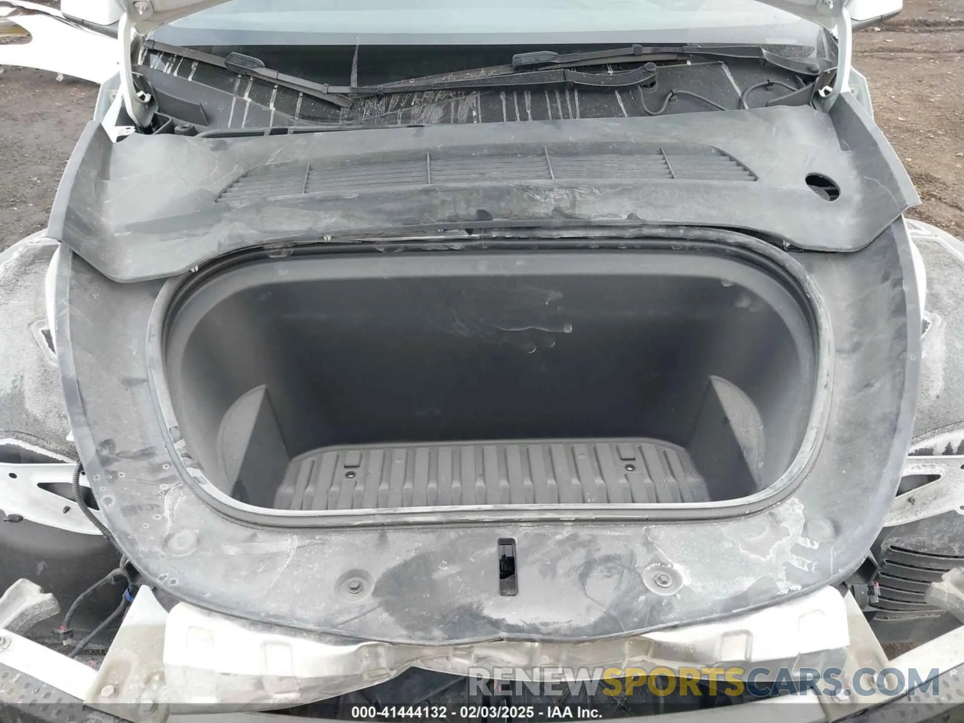 10 Photograph of a damaged car 7SAYGDEE4PF600271 TESLA MODEL Y 2023