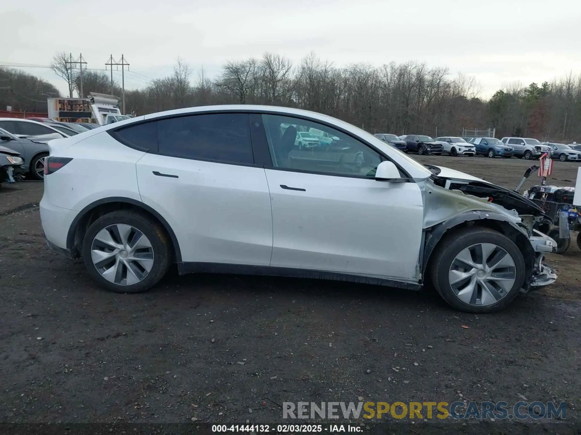 13 Photograph of a damaged car 7SAYGDEE4PF600271 TESLA MODEL Y 2023