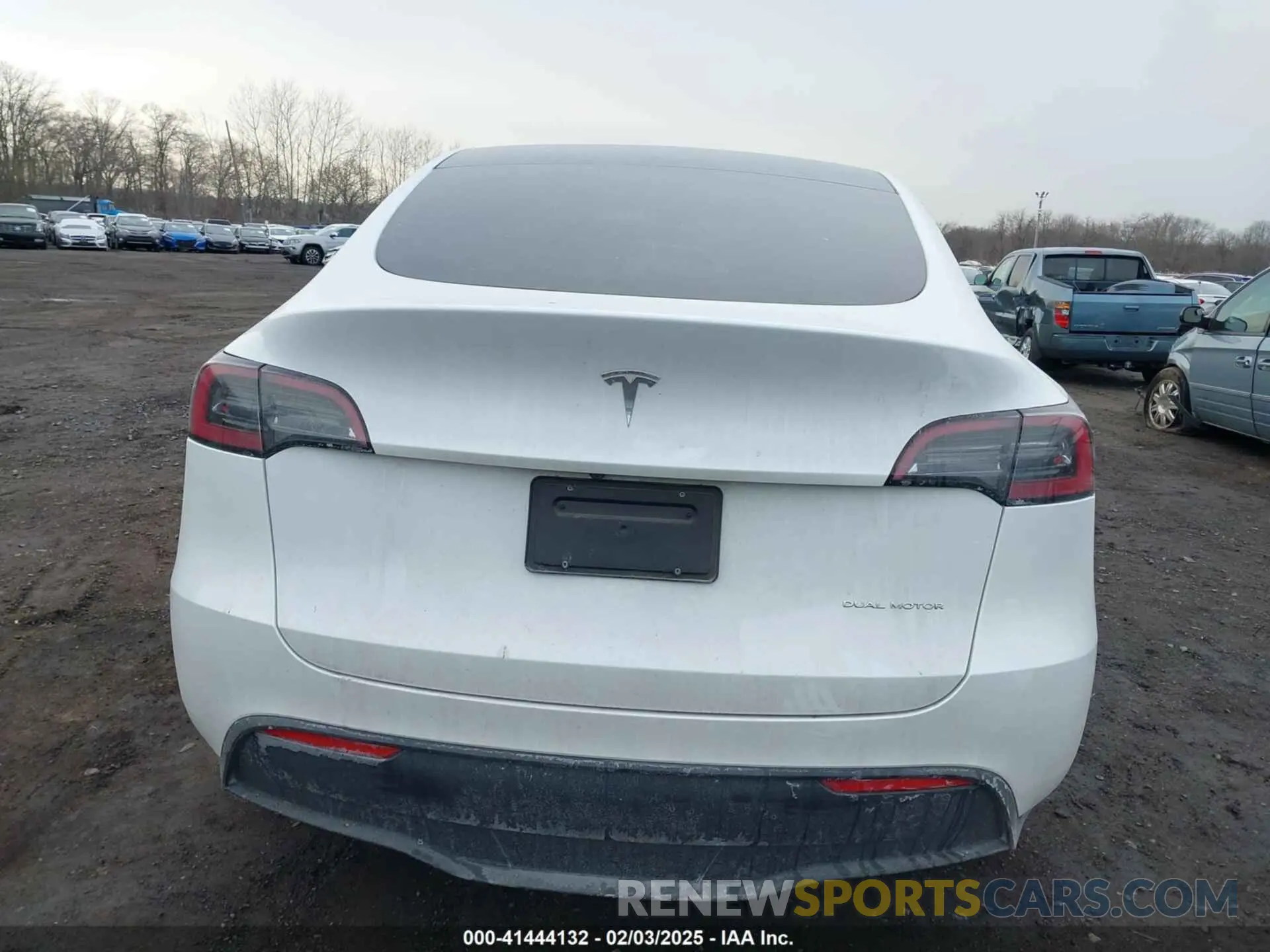 16 Photograph of a damaged car 7SAYGDEE4PF600271 TESLA MODEL Y 2023