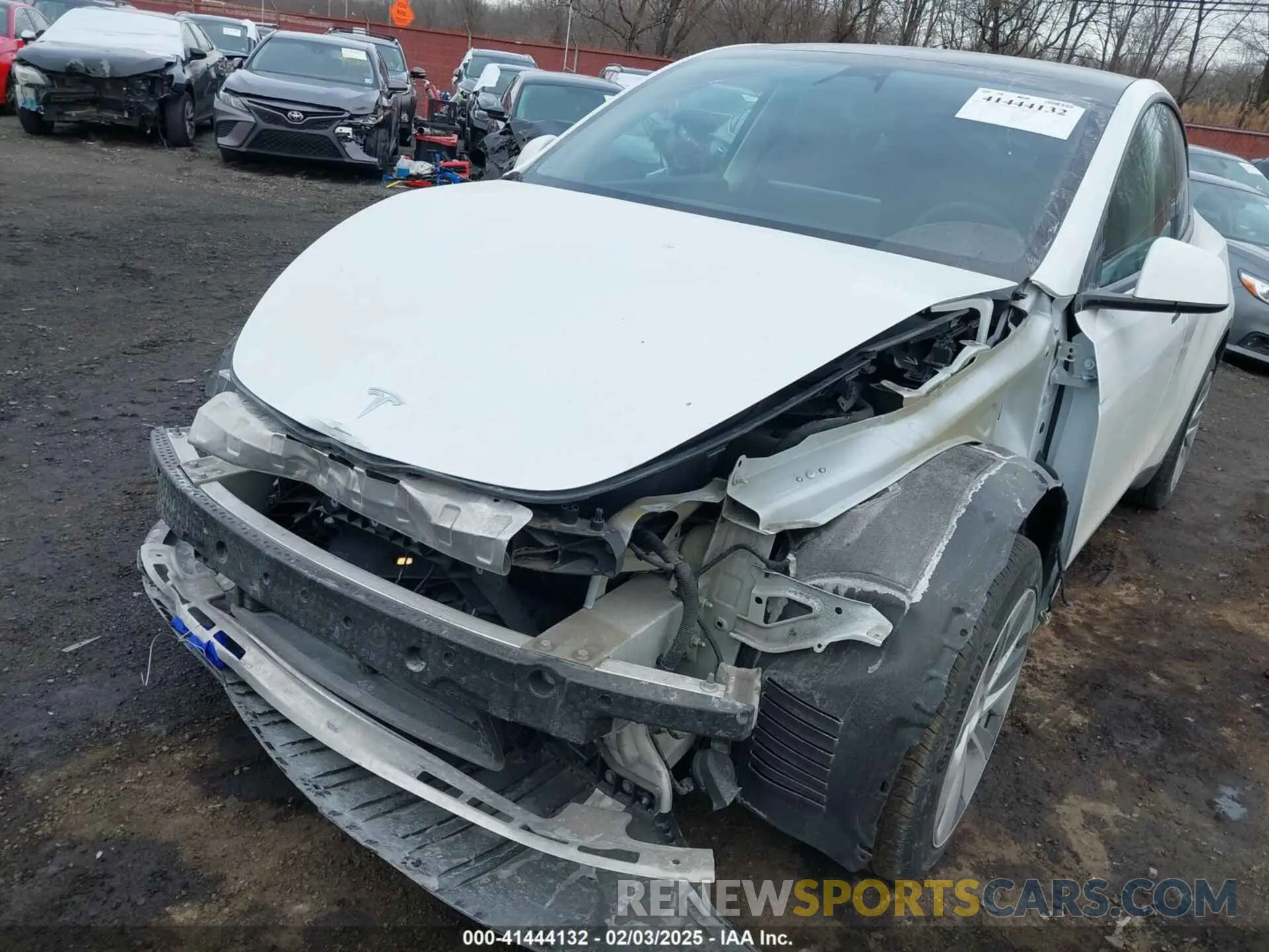 21 Photograph of a damaged car 7SAYGDEE4PF600271 TESLA MODEL Y 2023