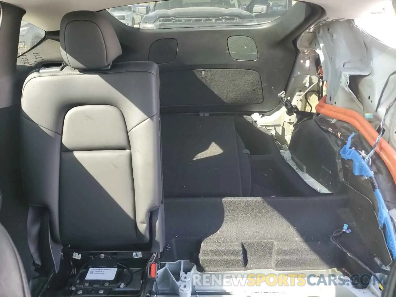10 Photograph of a damaged car 7SAYGDEE4PF610363 TESLA MODEL Y 2023