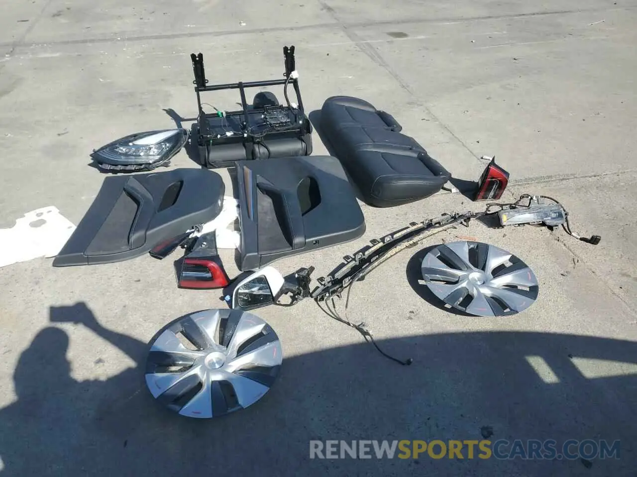 13 Photograph of a damaged car 7SAYGDEE4PF610363 TESLA MODEL Y 2023