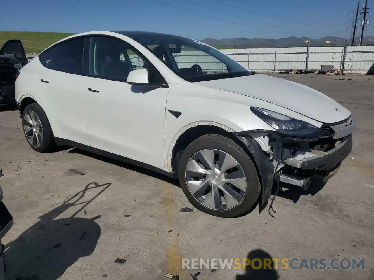 4 Photograph of a damaged car 7SAYGDEE4PF610363 TESLA MODEL Y 2023
