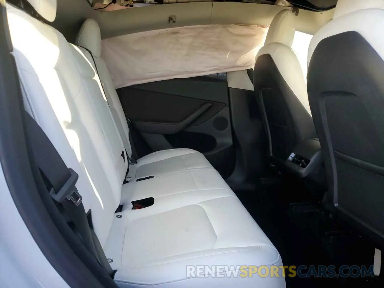 10 Photograph of a damaged car 7SAYGDEE4PF622173 TESLA MODEL Y 2023
