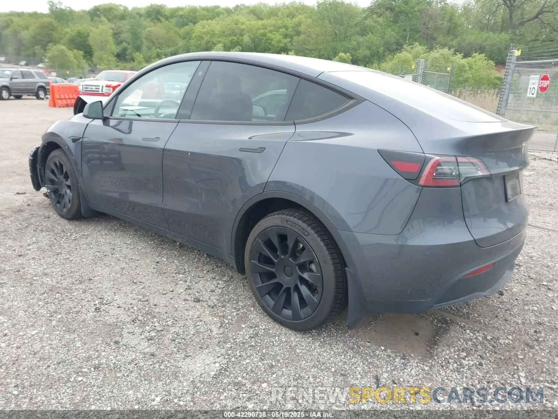 3 Photograph of a damaged car 7SAYGDEE4PF627809 TESLA MODEL Y 2023