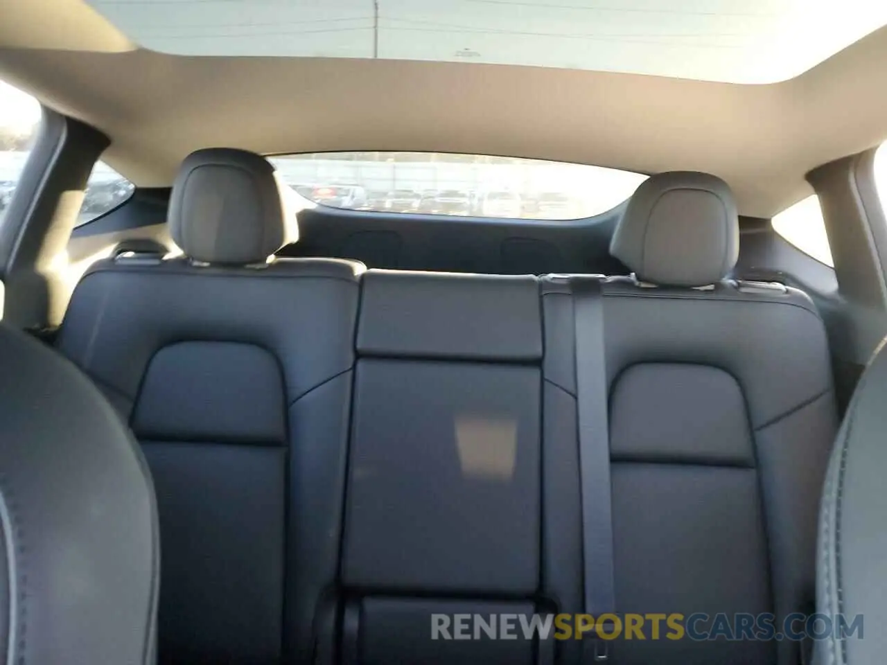 10 Photograph of a damaged car 7SAYGDEE4PF645307 TESLA MODEL Y 2023