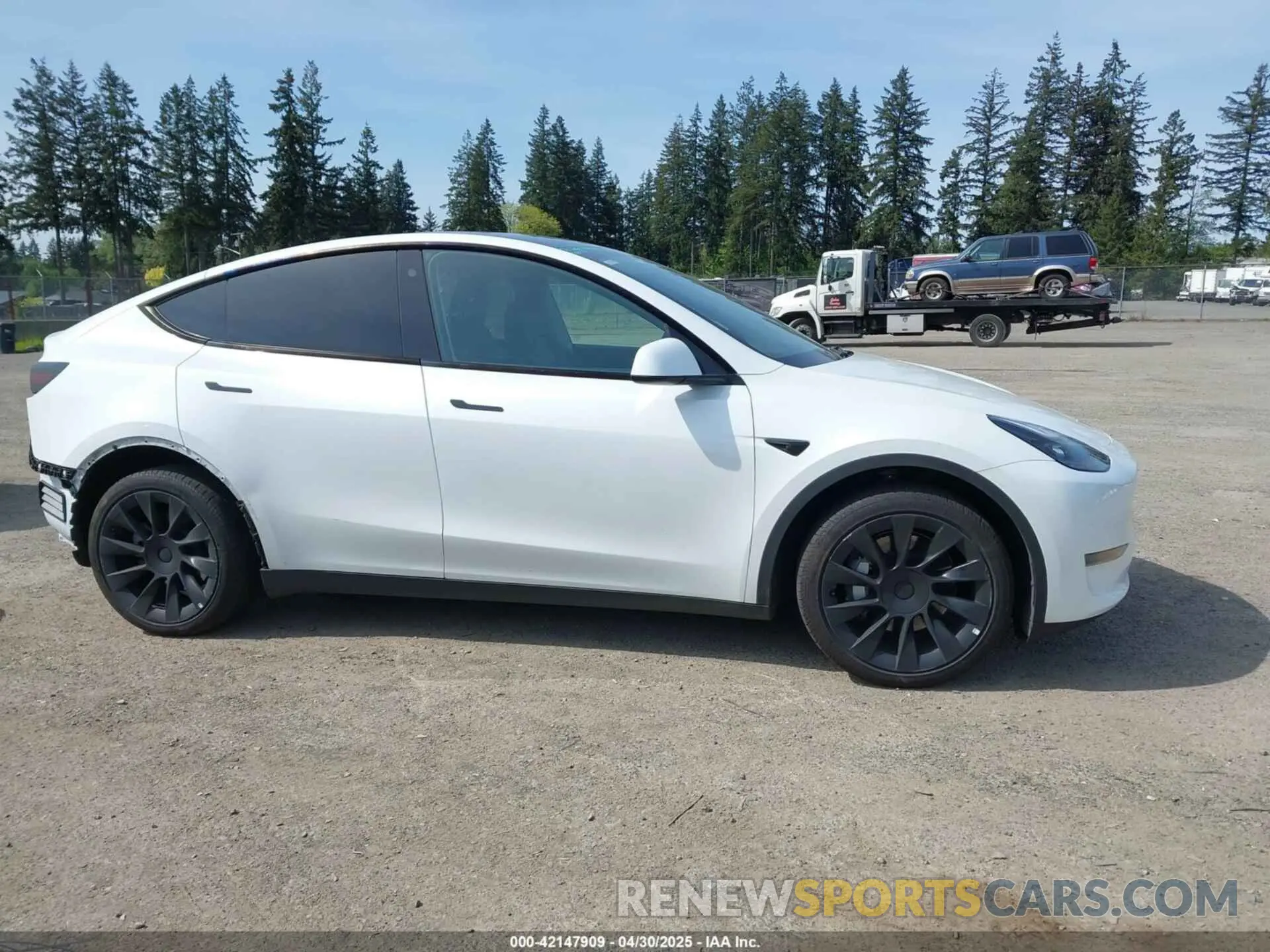 14 Photograph of a damaged car 7SAYGDEE4PF676167 TESLA MODEL Y 2023