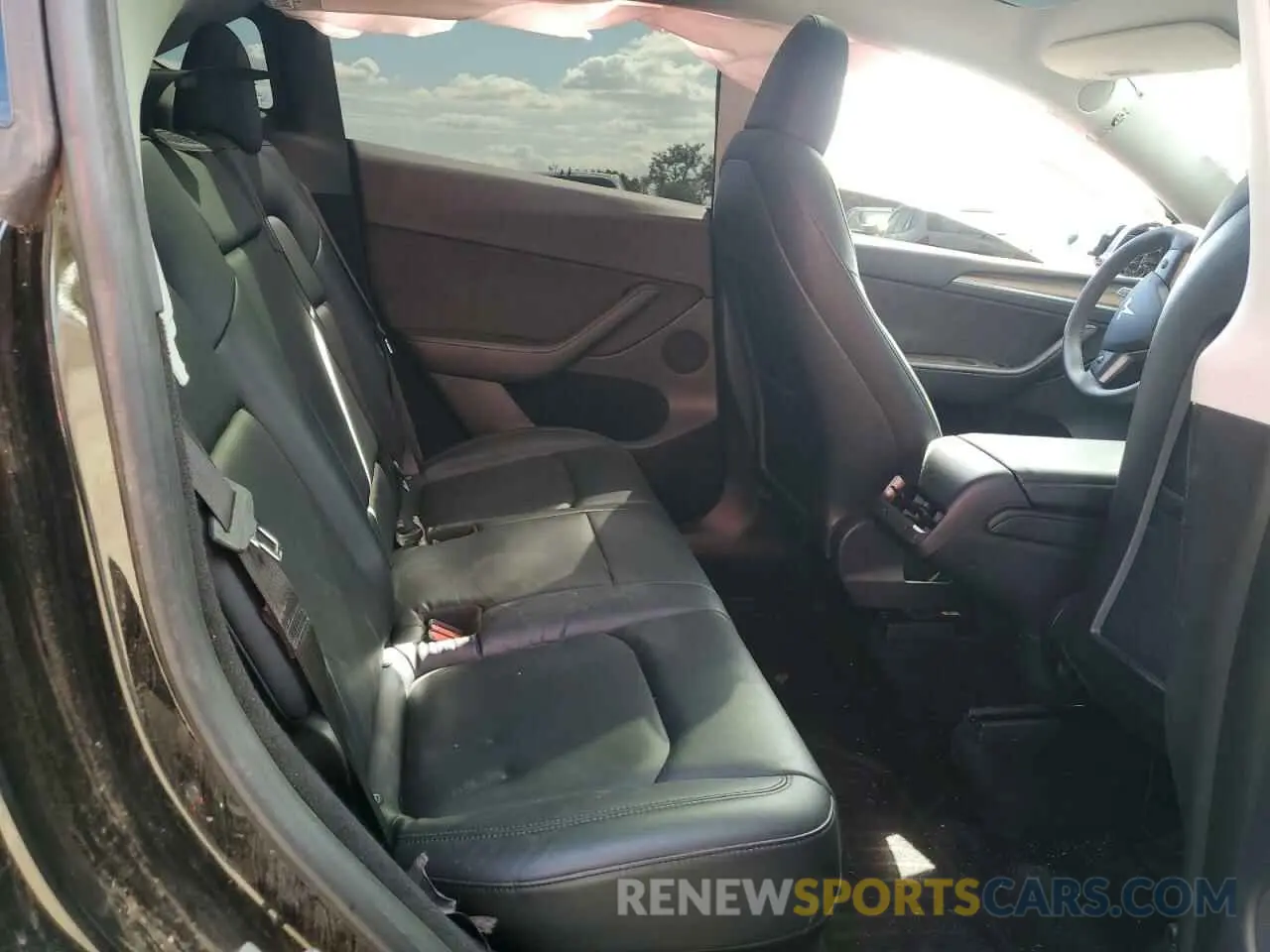 10 Photograph of a damaged car 7SAYGDEE4PF691672 TESLA MODEL Y 2023