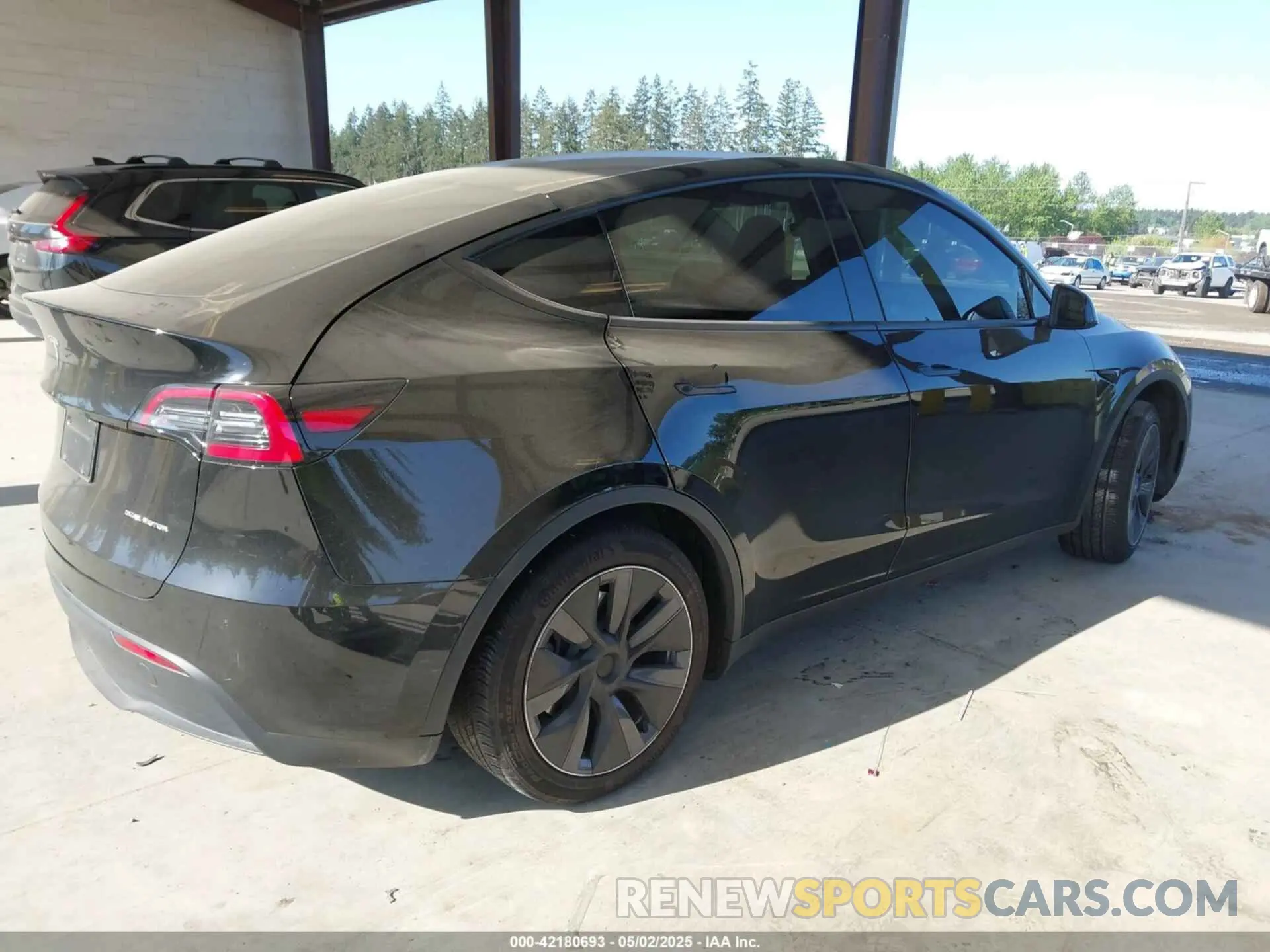 4 Photograph of a damaged car 7SAYGDEE4PF694216 TESLA MODEL Y 2023
