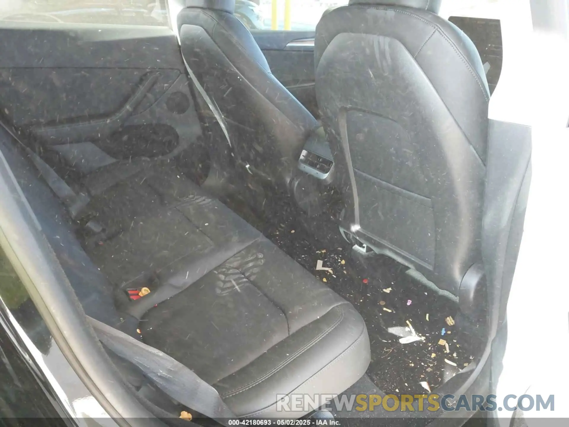 8 Photograph of a damaged car 7SAYGDEE4PF694216 TESLA MODEL Y 2023