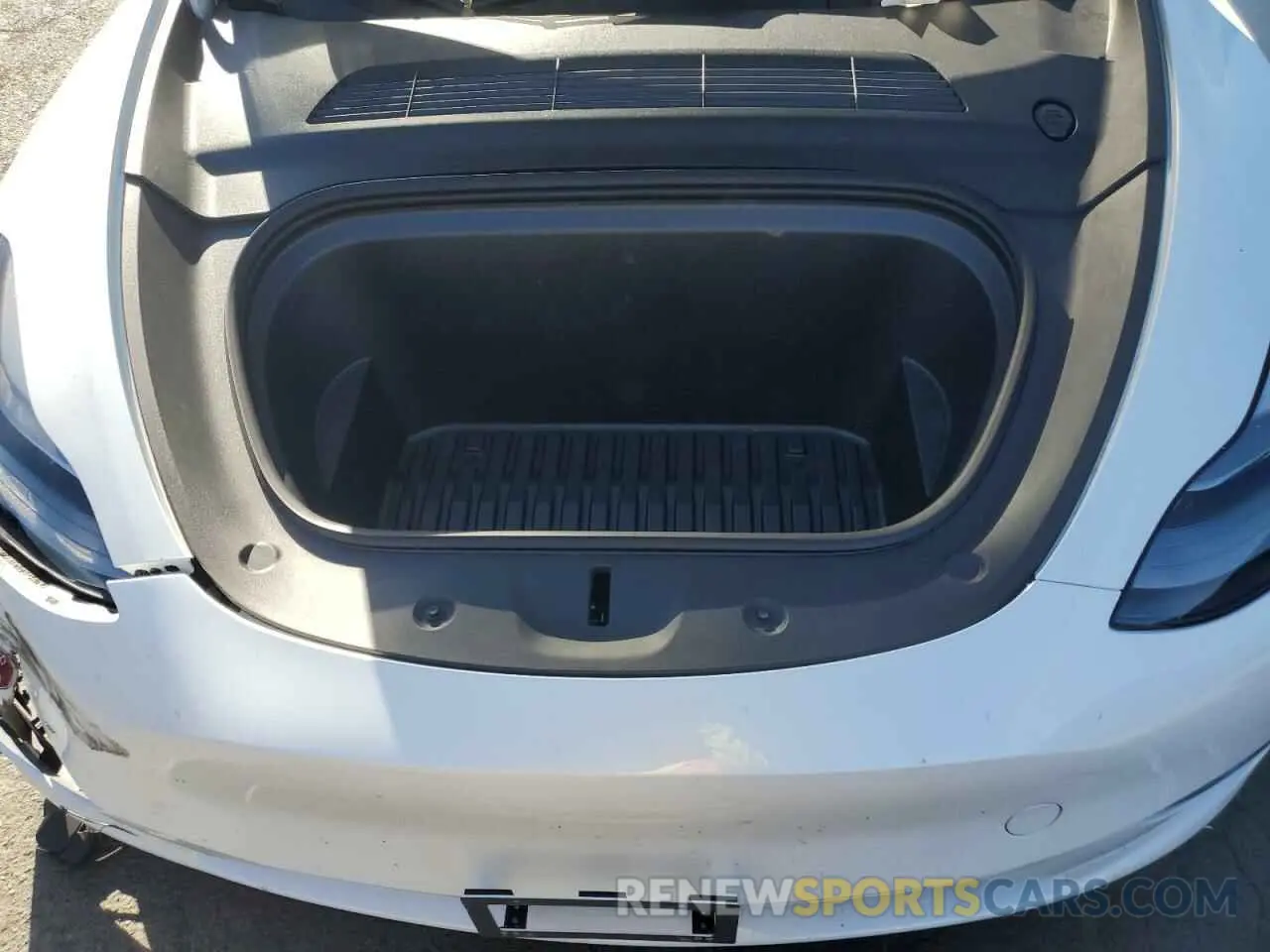 11 Photograph of a damaged car 7SAYGDEE4PF747464 TESLA MODEL Y 2023