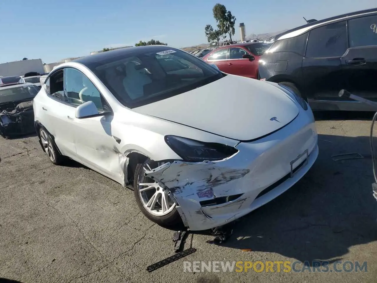 4 Photograph of a damaged car 7SAYGDEE4PF747464 TESLA MODEL Y 2023