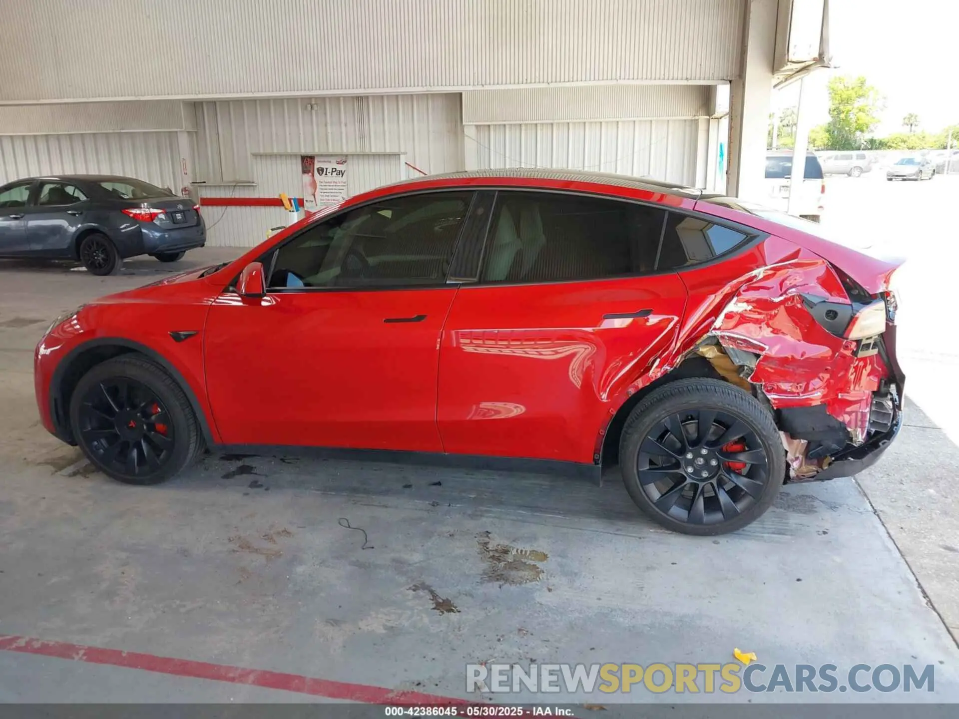 14 Photograph of a damaged car 7SAYGDEE4PF750039 TESLA MODEL Y 2023