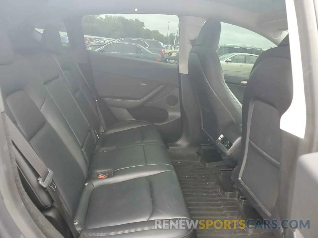 10 Photograph of a damaged car 7SAYGDEE4PF752292 TESLA MODEL Y 2023