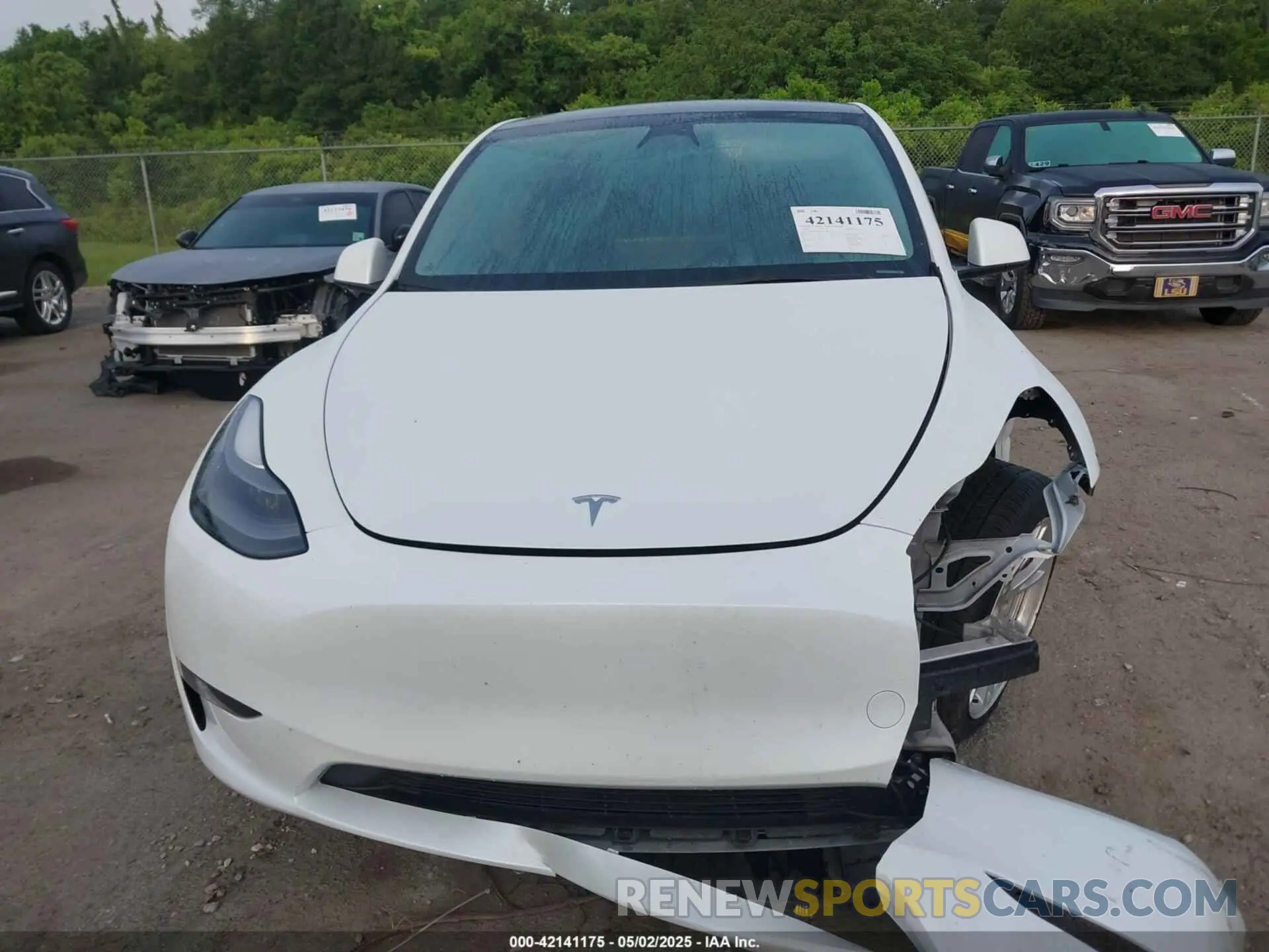 13 Photograph of a damaged car 7SAYGDEE4PF770307 TESLA MODEL Y 2023
