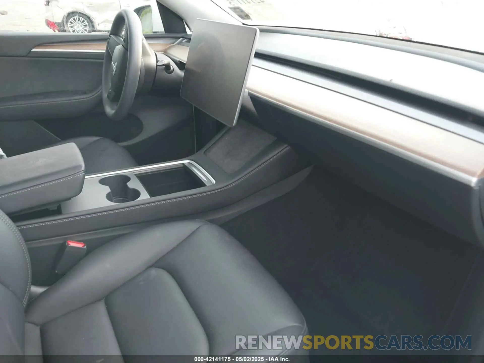 5 Photograph of a damaged car 7SAYGDEE4PF770307 TESLA MODEL Y 2023
