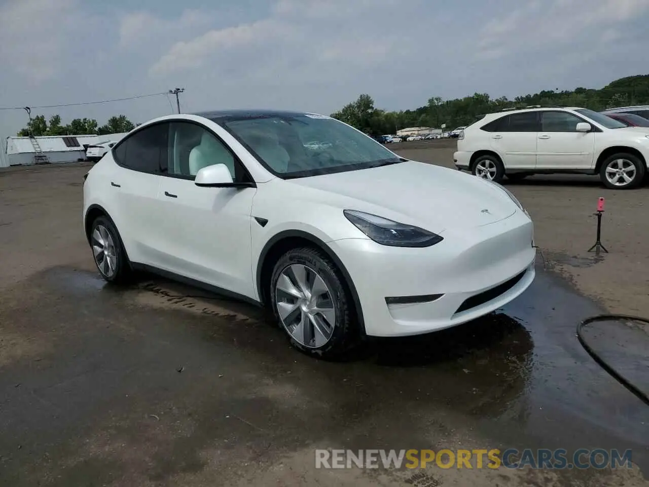 4 Photograph of a damaged car 7SAYGDEE4PF796065 TESLA MODEL Y 2023