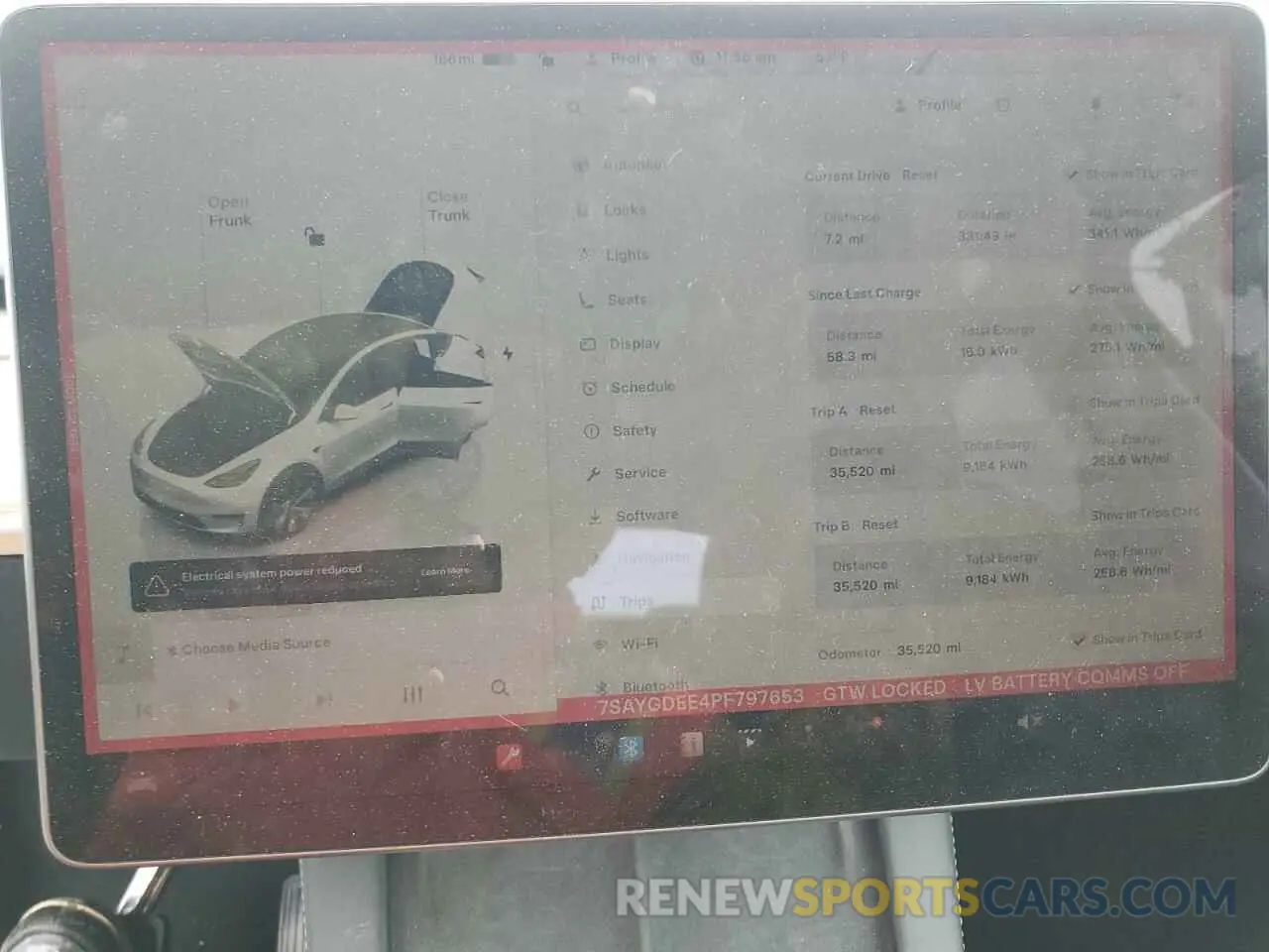 9 Photograph of a damaged car 7SAYGDEE4PF797653 TESLA MODEL Y 2023