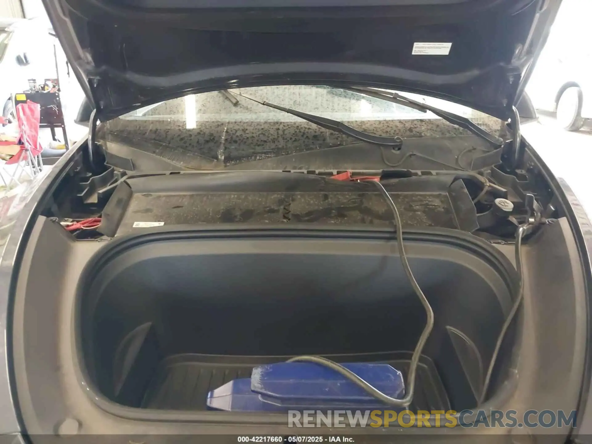 10 Photograph of a damaged car 7SAYGDEE4PF806349 TESLA MODEL Y 2023