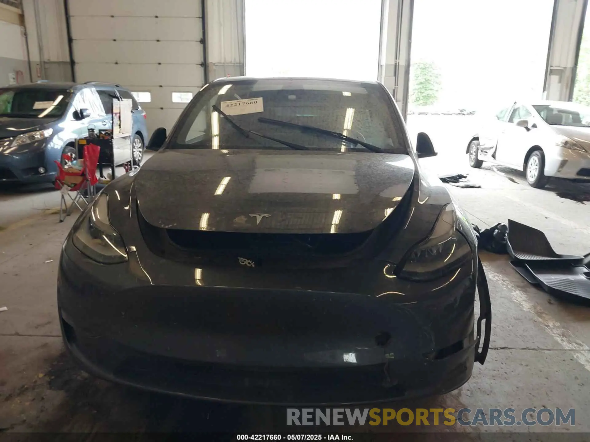 12 Photograph of a damaged car 7SAYGDEE4PF806349 TESLA MODEL Y 2023