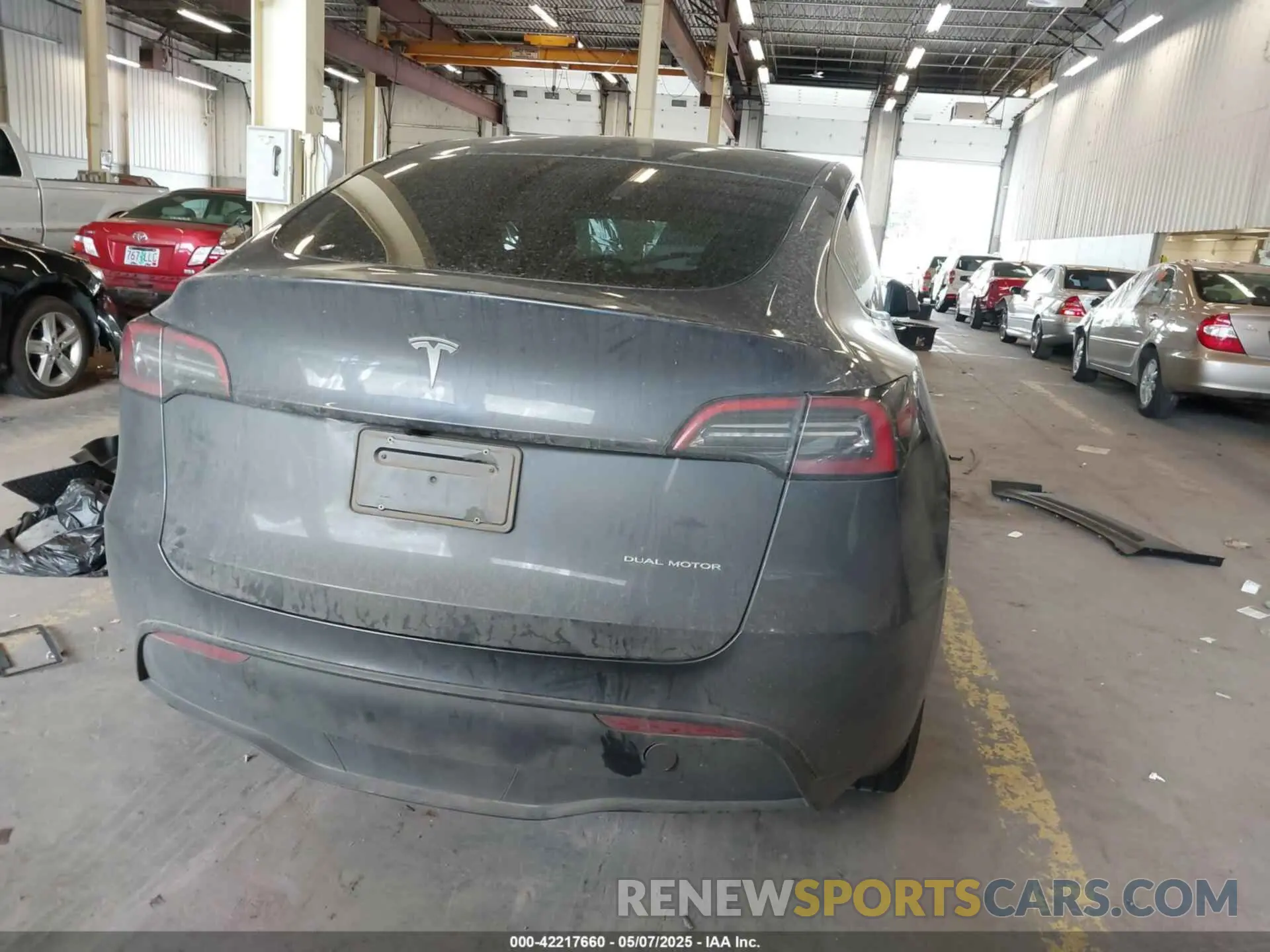 16 Photograph of a damaged car 7SAYGDEE4PF806349 TESLA MODEL Y 2023