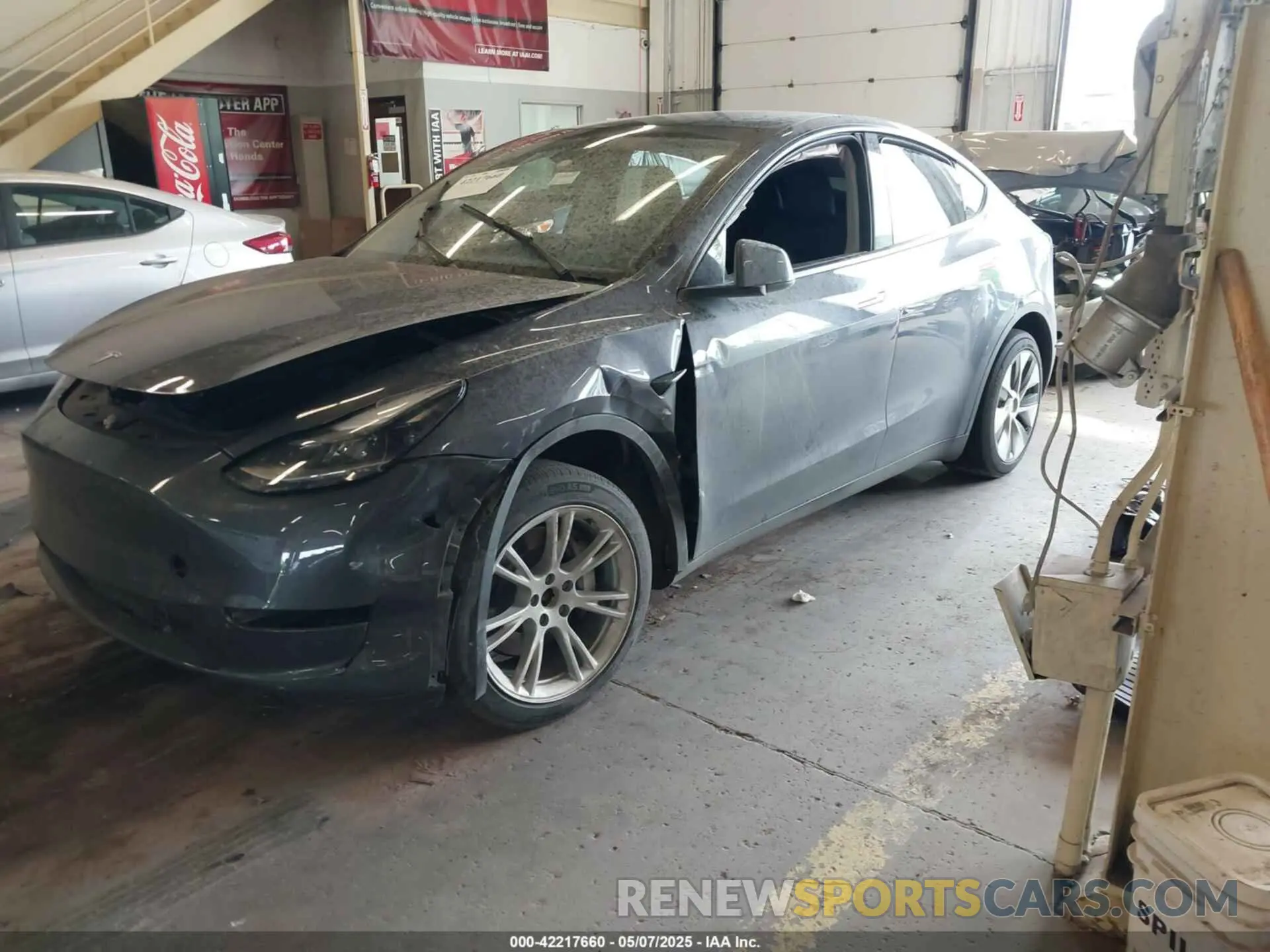 2 Photograph of a damaged car 7SAYGDEE4PF806349 TESLA MODEL Y 2023