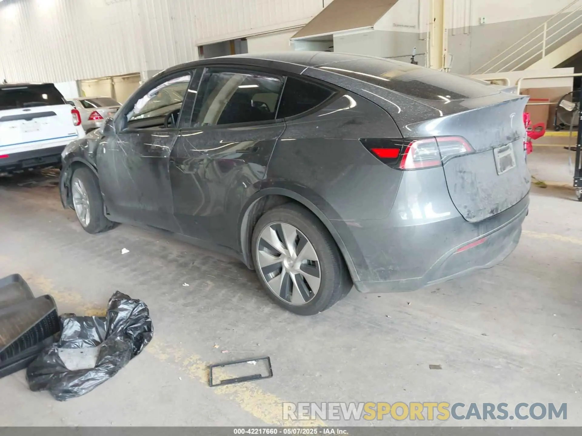 3 Photograph of a damaged car 7SAYGDEE4PF806349 TESLA MODEL Y 2023