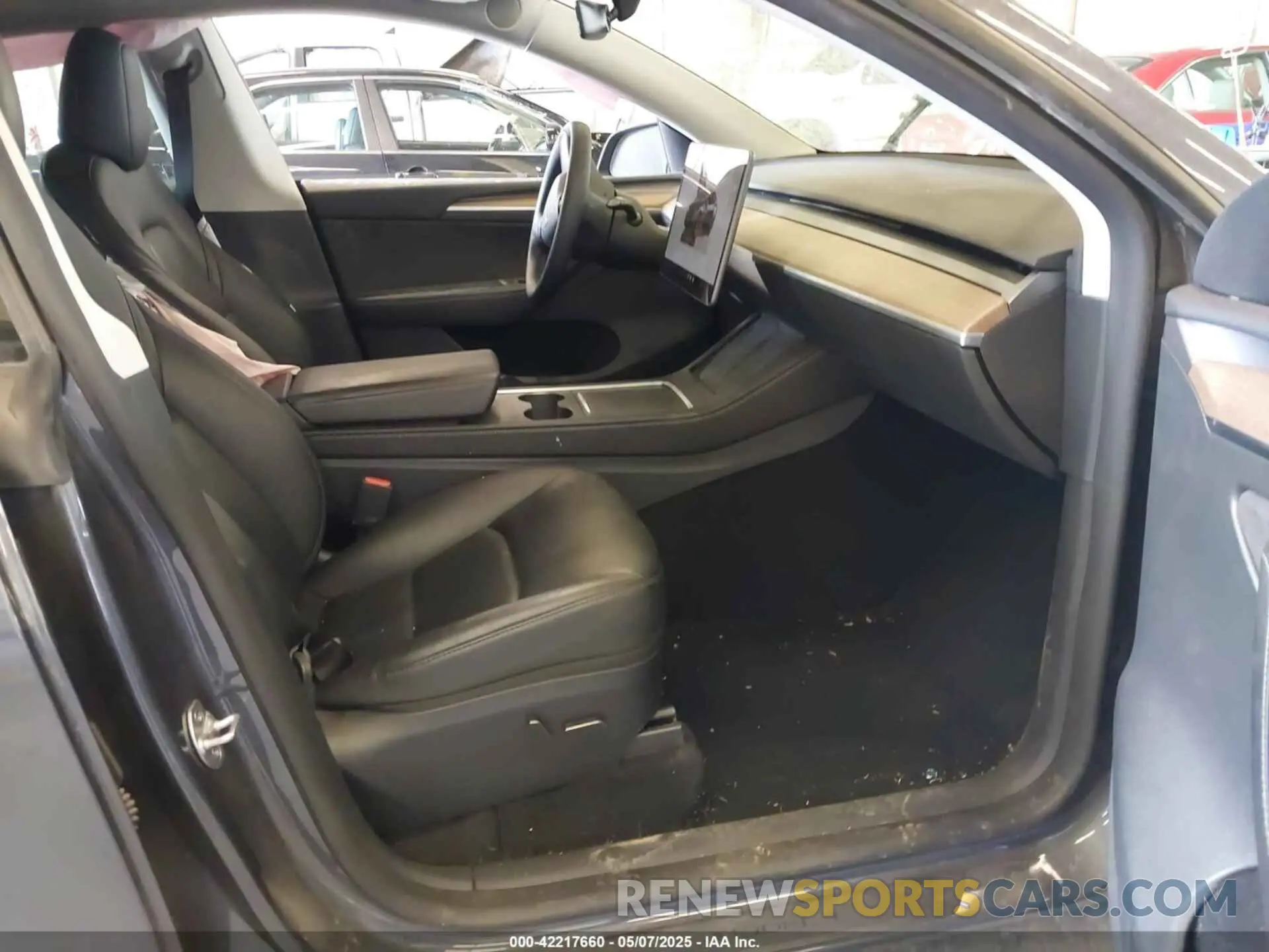 5 Photograph of a damaged car 7SAYGDEE4PF806349 TESLA MODEL Y 2023