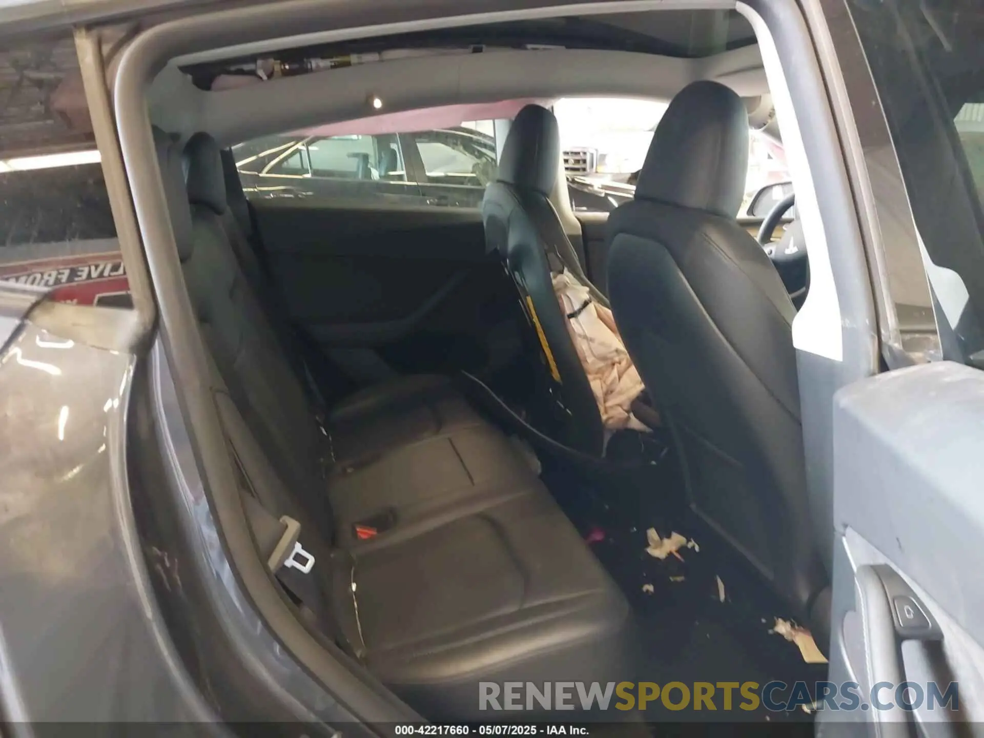 8 Photograph of a damaged car 7SAYGDEE4PF806349 TESLA MODEL Y 2023