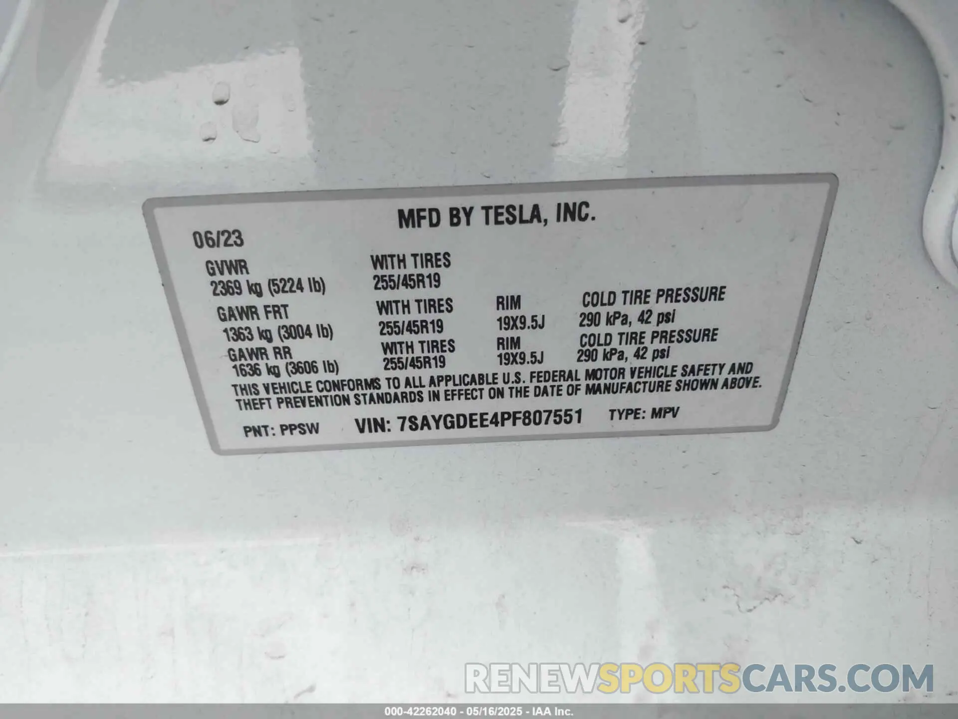 9 Photograph of a damaged car 7SAYGDEE4PF807551 TESLA MODEL Y 2023