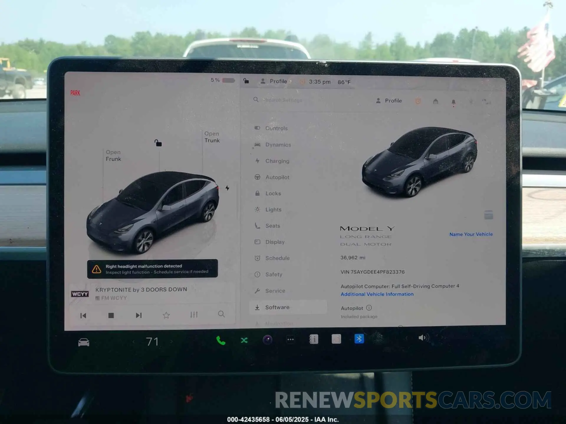 19 Photograph of a damaged car 7SAYGDEE4PF823376 TESLA MODEL Y 2023
