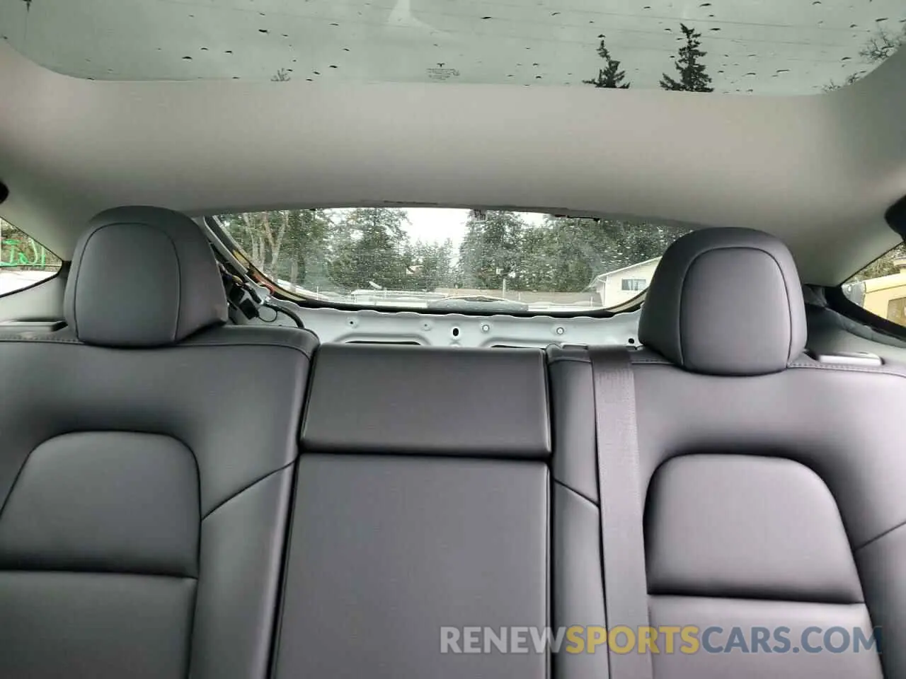 10 Photograph of a damaged car 7SAYGDEE4PF836872 TESLA MODEL Y 2023