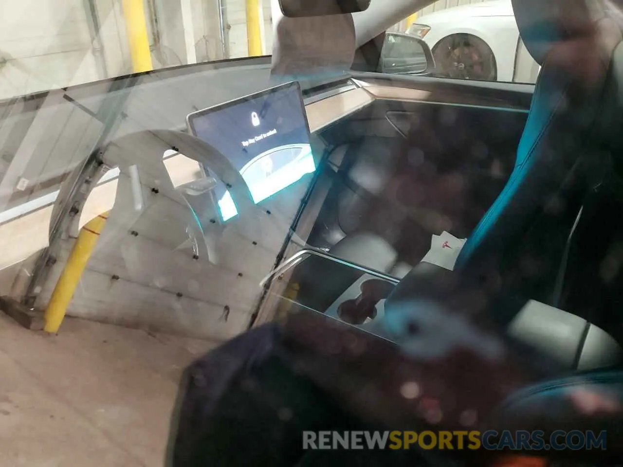 9 Photograph of a damaged car 7SAYGDEE4PF854773 TESLA MODEL Y 2023
