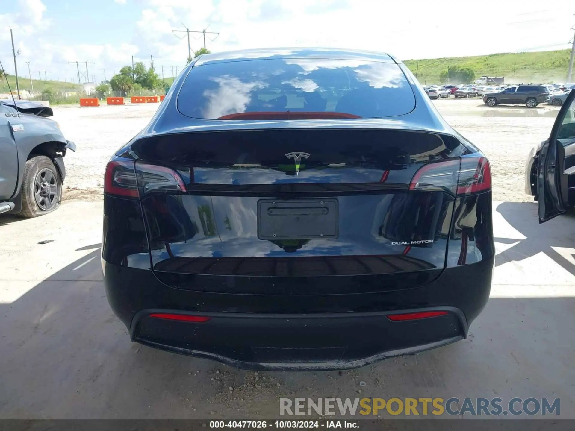 16 Photograph of a damaged car 7SAYGDEE4PF858340 TESLA MODEL Y 2023