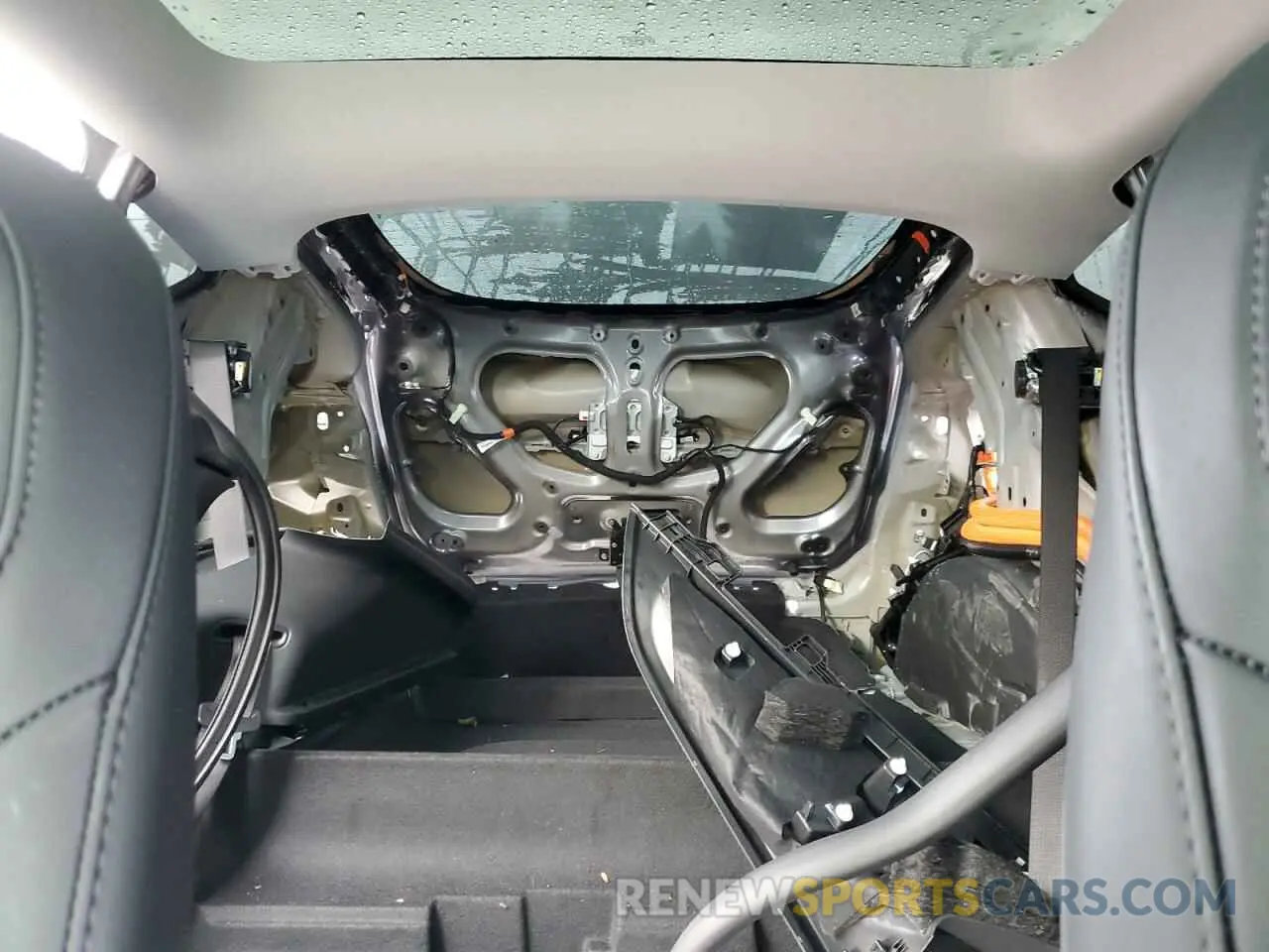 10 Photograph of a damaged car 7SAYGDEE4PF914079 TESLA MODEL Y 2023