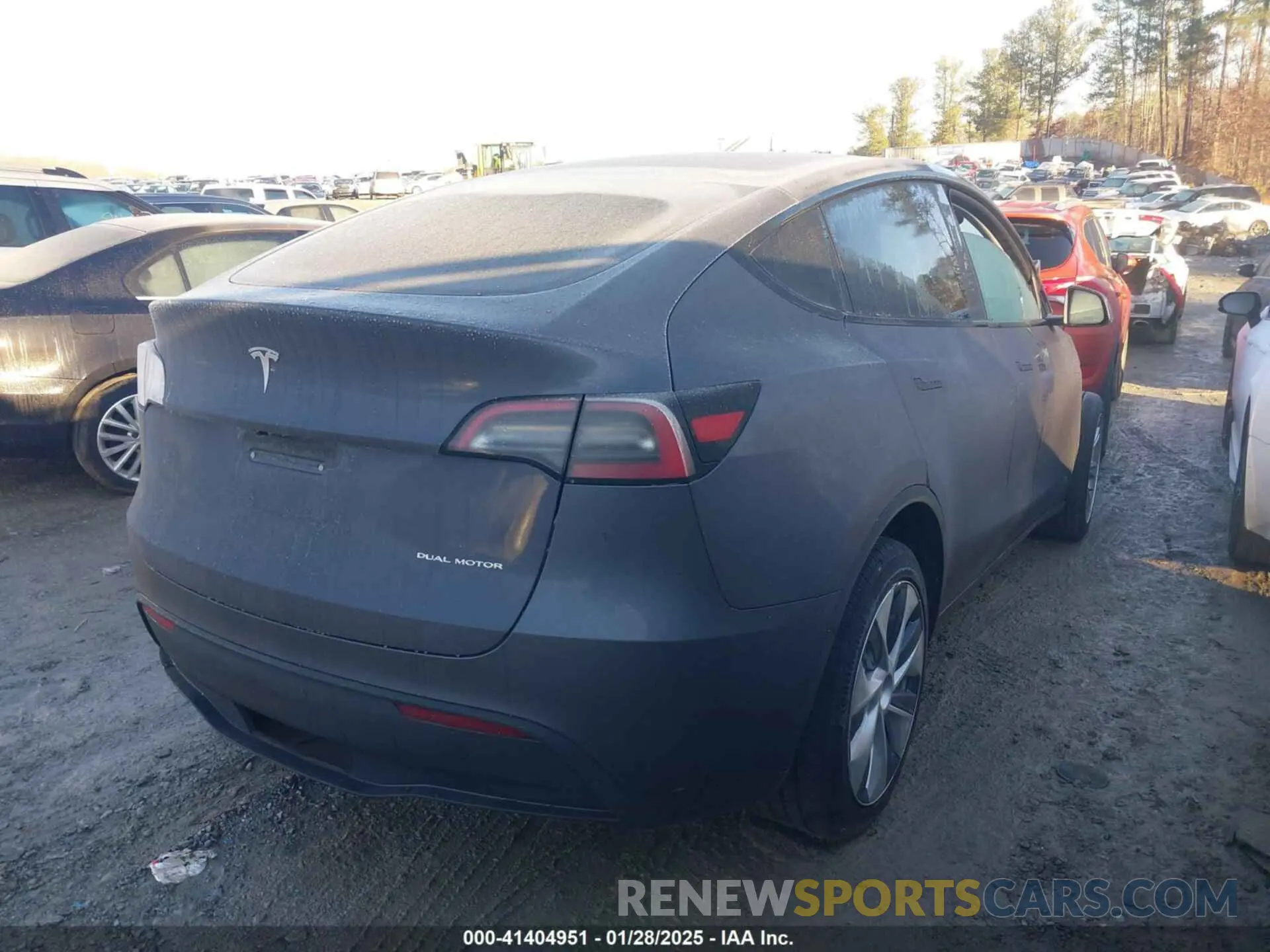 4 Photograph of a damaged car 7SAYGDEE4PF928239 TESLA MODEL Y 2023
